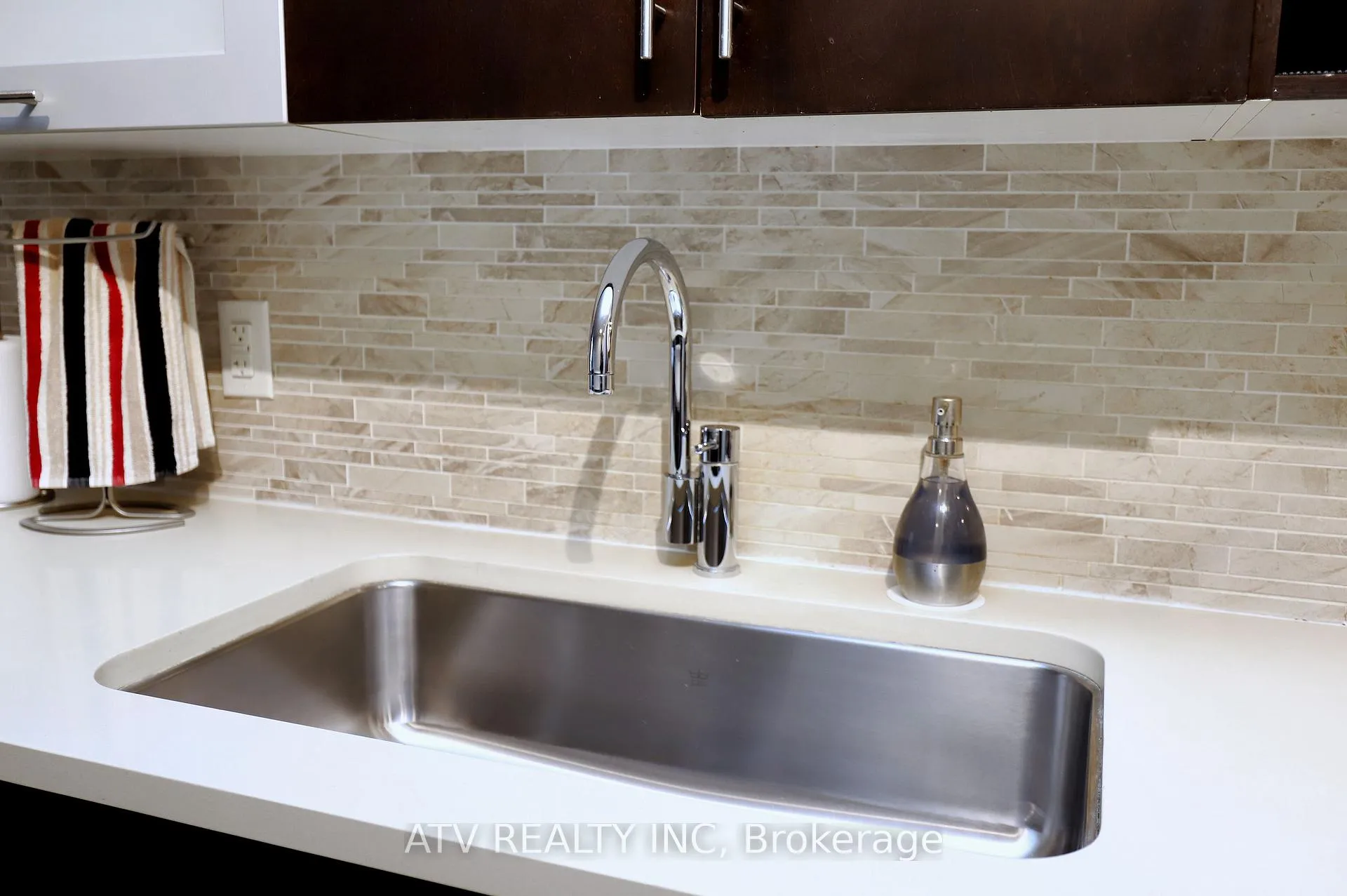 Photo 10 of Unit 1213, 1 Michael Power Place, Etobicoke, Islington-City Centre West — HOMEH