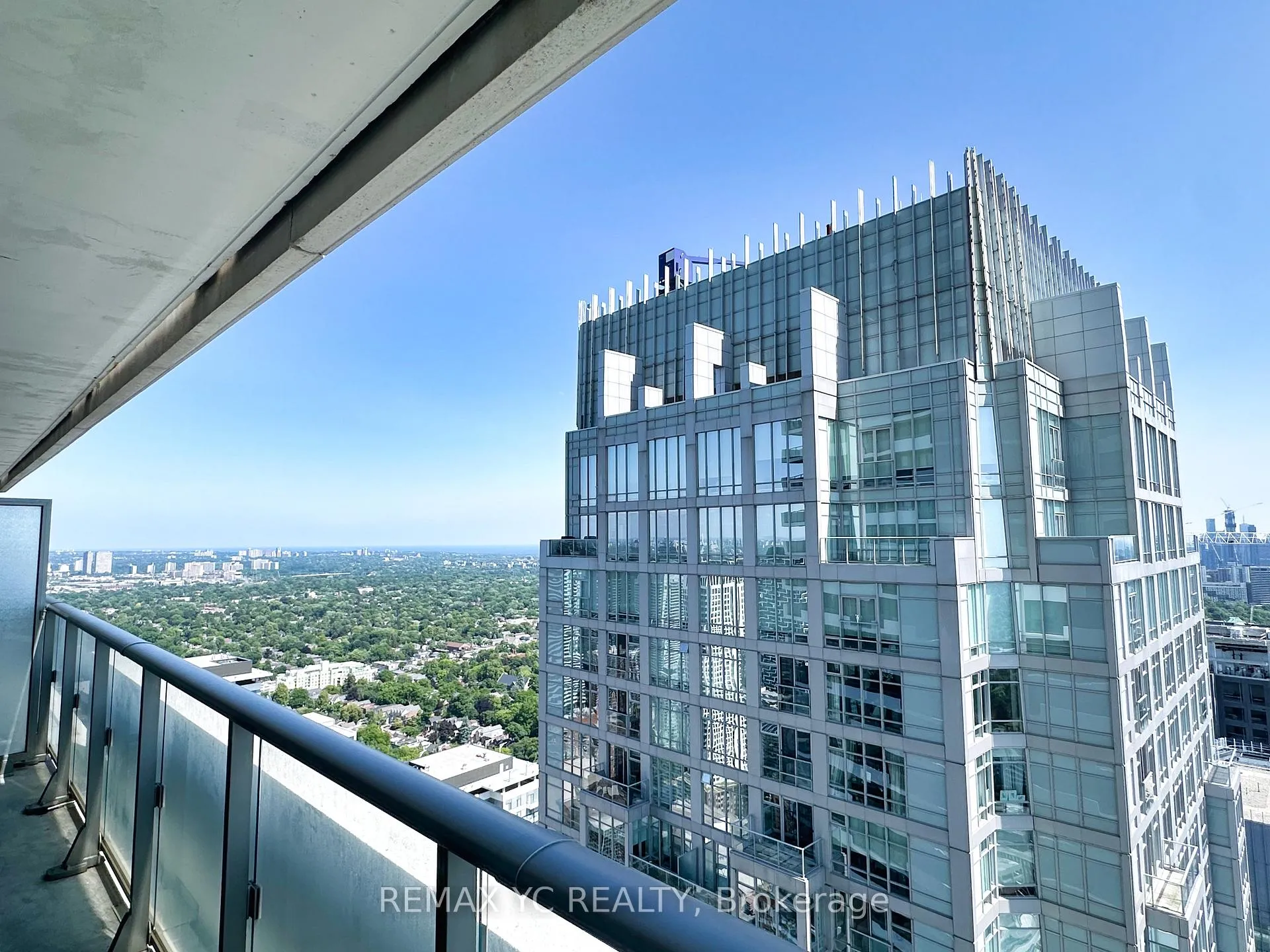 Photo 10 of Unit 4607, 2221 Yonge Street, Toronto, Mount Pleasant West — HOMEH