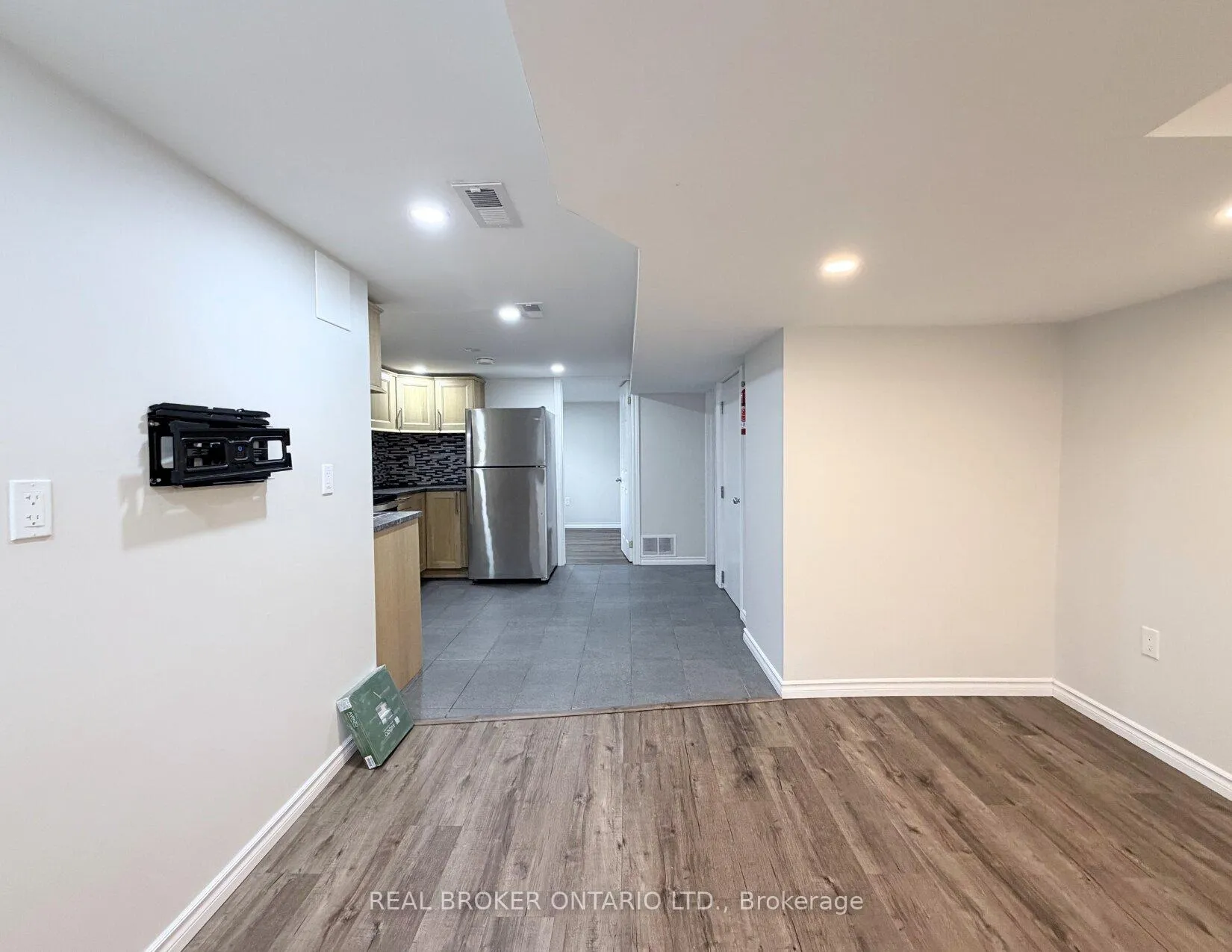 Photo 4 of Unit Basement, 315 East 22nd Street, Hamilton, Eastmount — HOMEH