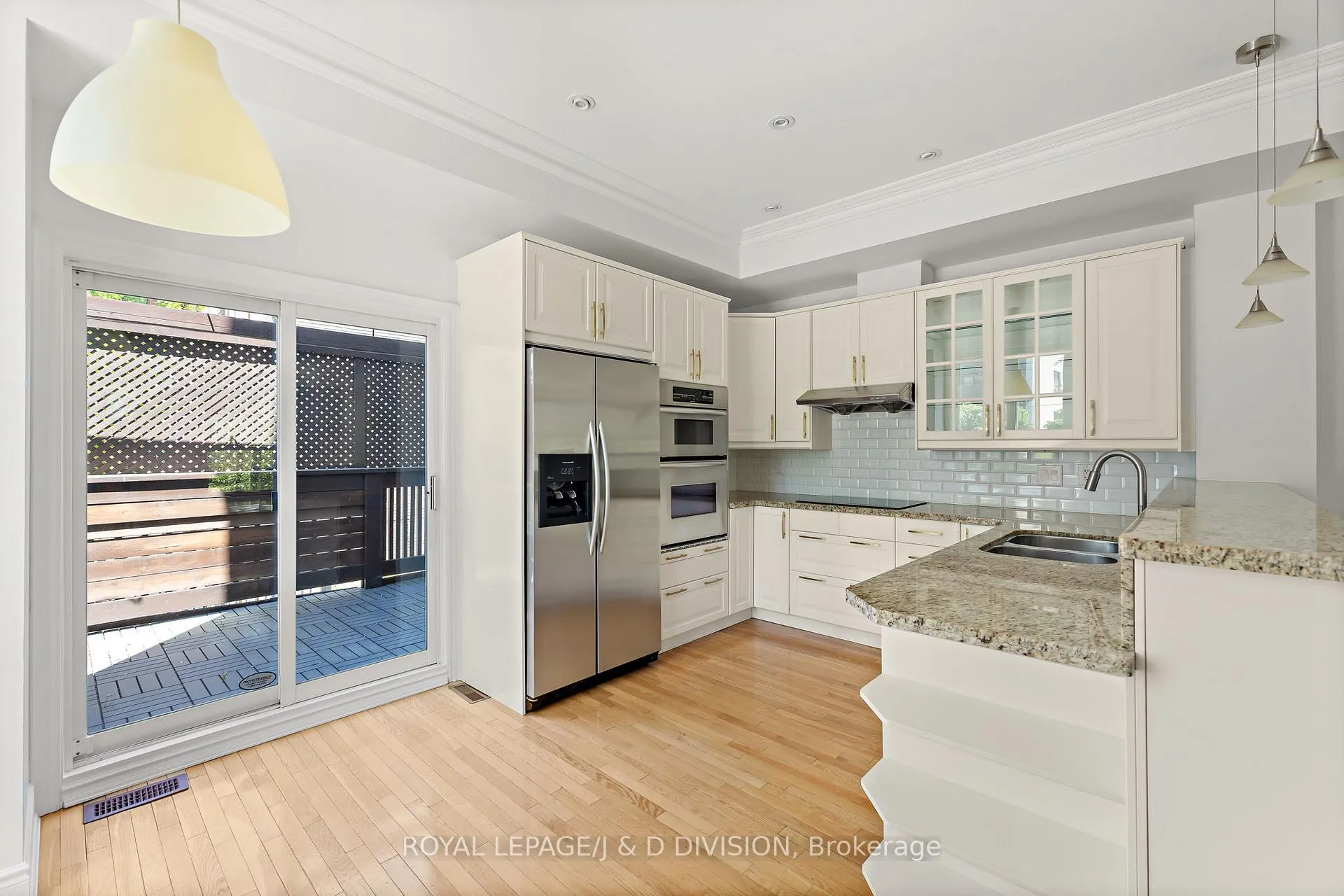 Photo 12 of 102 Earl Place, Toronto, North St. James Town — HOMEH