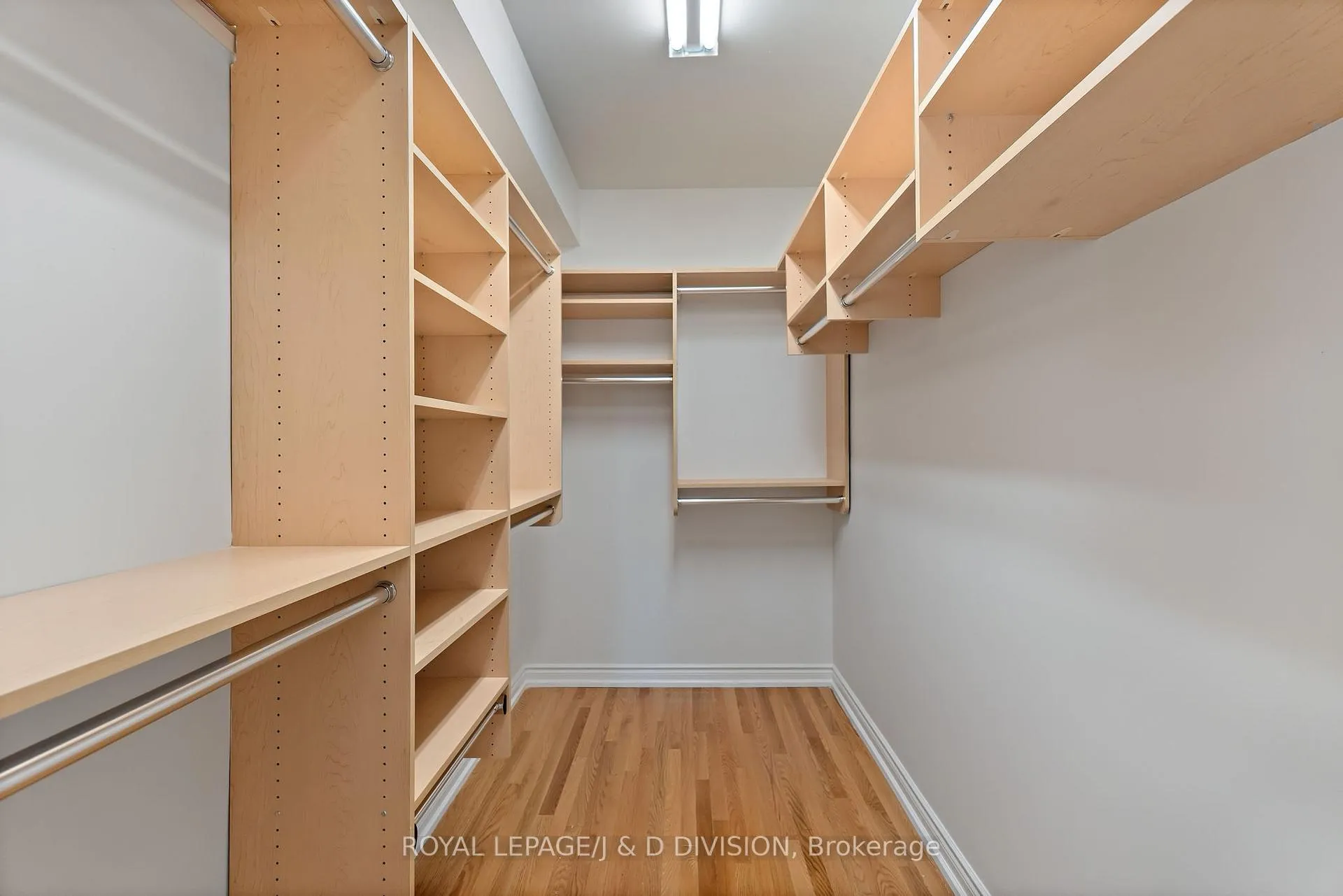 Photo 29 of 102 Earl Place, Toronto, North St. James Town — HOMEH