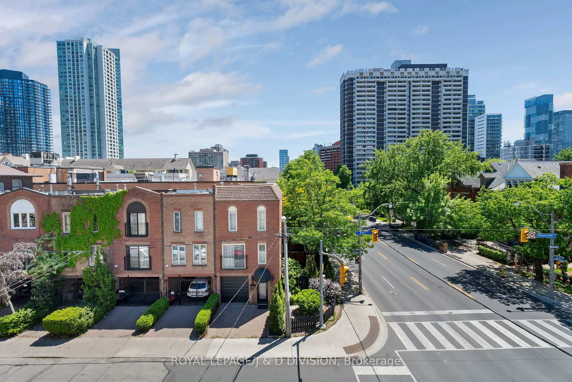 Photo 33 of 102 Earl Place, Toronto, North St. James Town — HOMEH