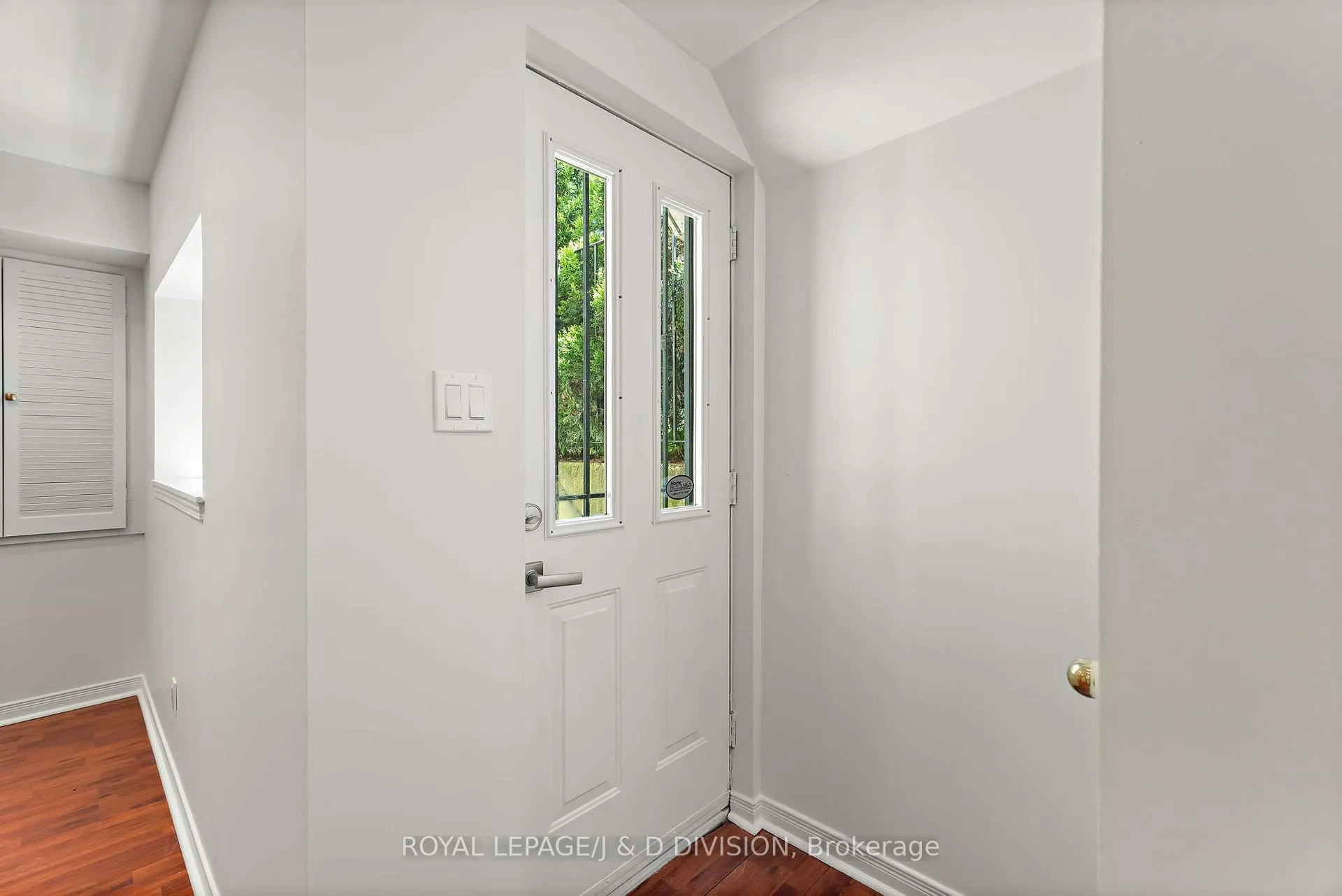 Photo 36 of 102 Earl Place, Toronto, North St. James Town — HOMEH