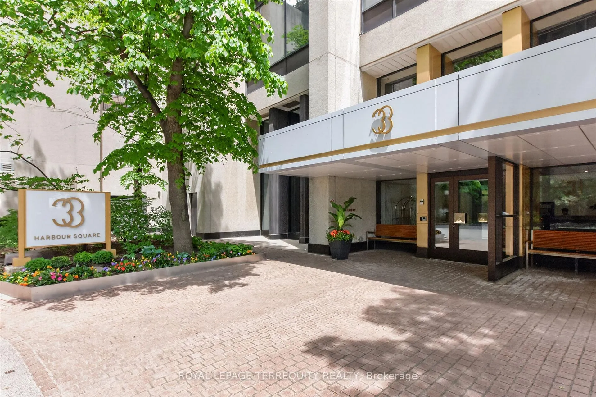 Photo 5 of Unit 2432, 33 Harbour Square, Toronto, Waterfront Communities — HOMEH