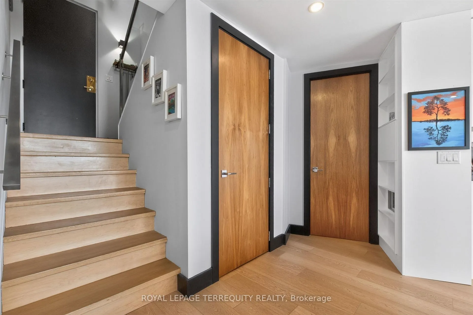 Photo 9 of Unit 2432, 33 Harbour Square, Toronto, Waterfront Communities — HOMEH