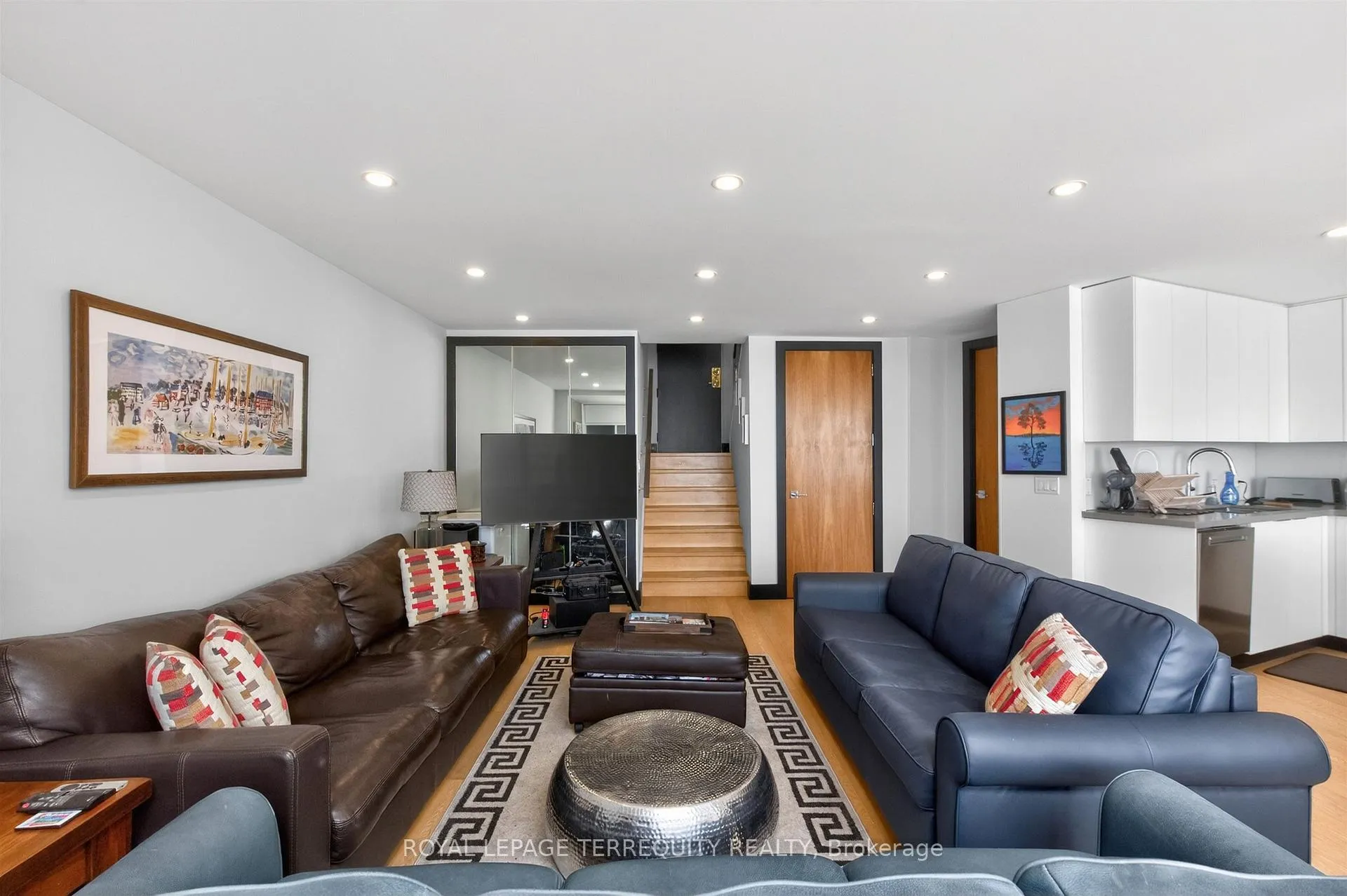 Photo 13 of Unit 2432, 33 Harbour Square, Toronto, Waterfront Communities — HOMEH