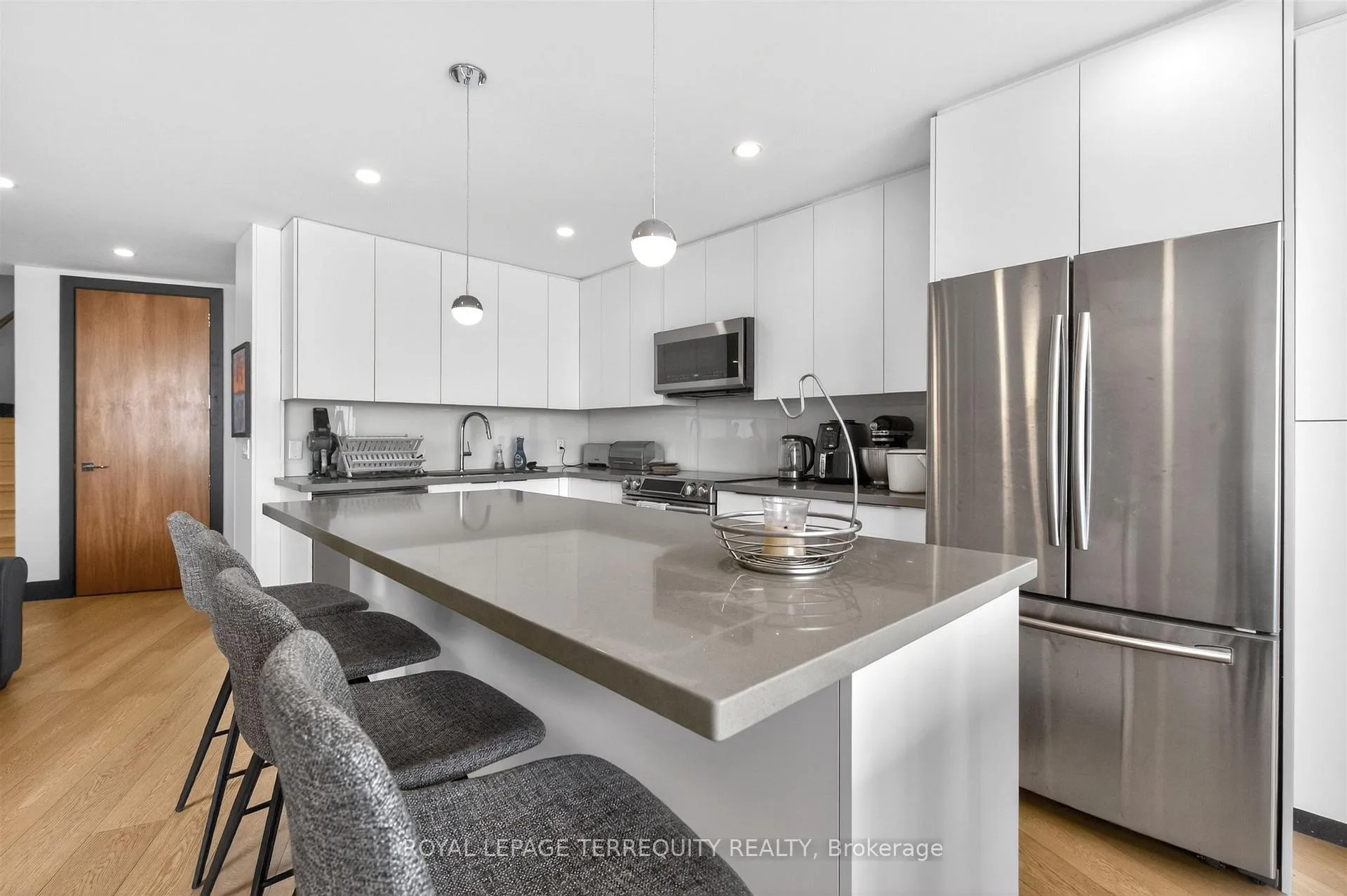 Photo 20 of Unit 2432, 33 Harbour Square, Toronto, Waterfront Communities — HOMEH