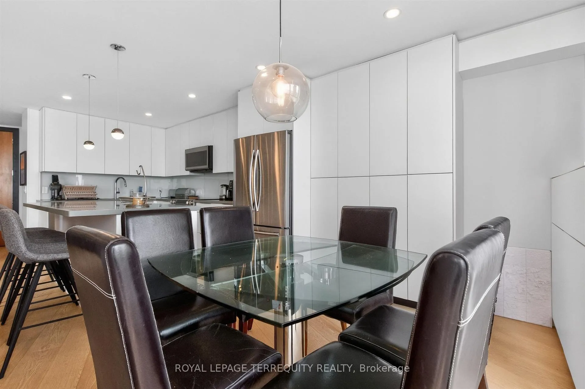 Photo 22 of Unit 2432, 33 Harbour Square, Toronto, Waterfront Communities — HOMEH