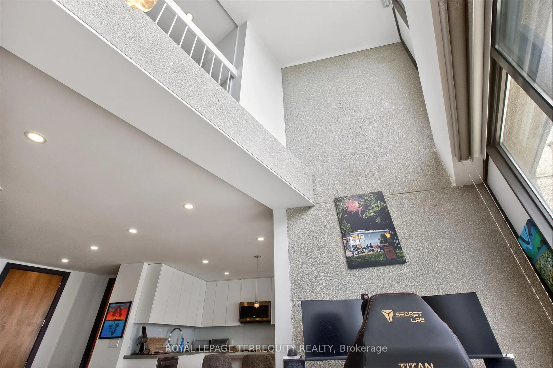 Photo 23 of Unit 2432, 33 Harbour Square, Toronto, Waterfront Communities — HOMEH