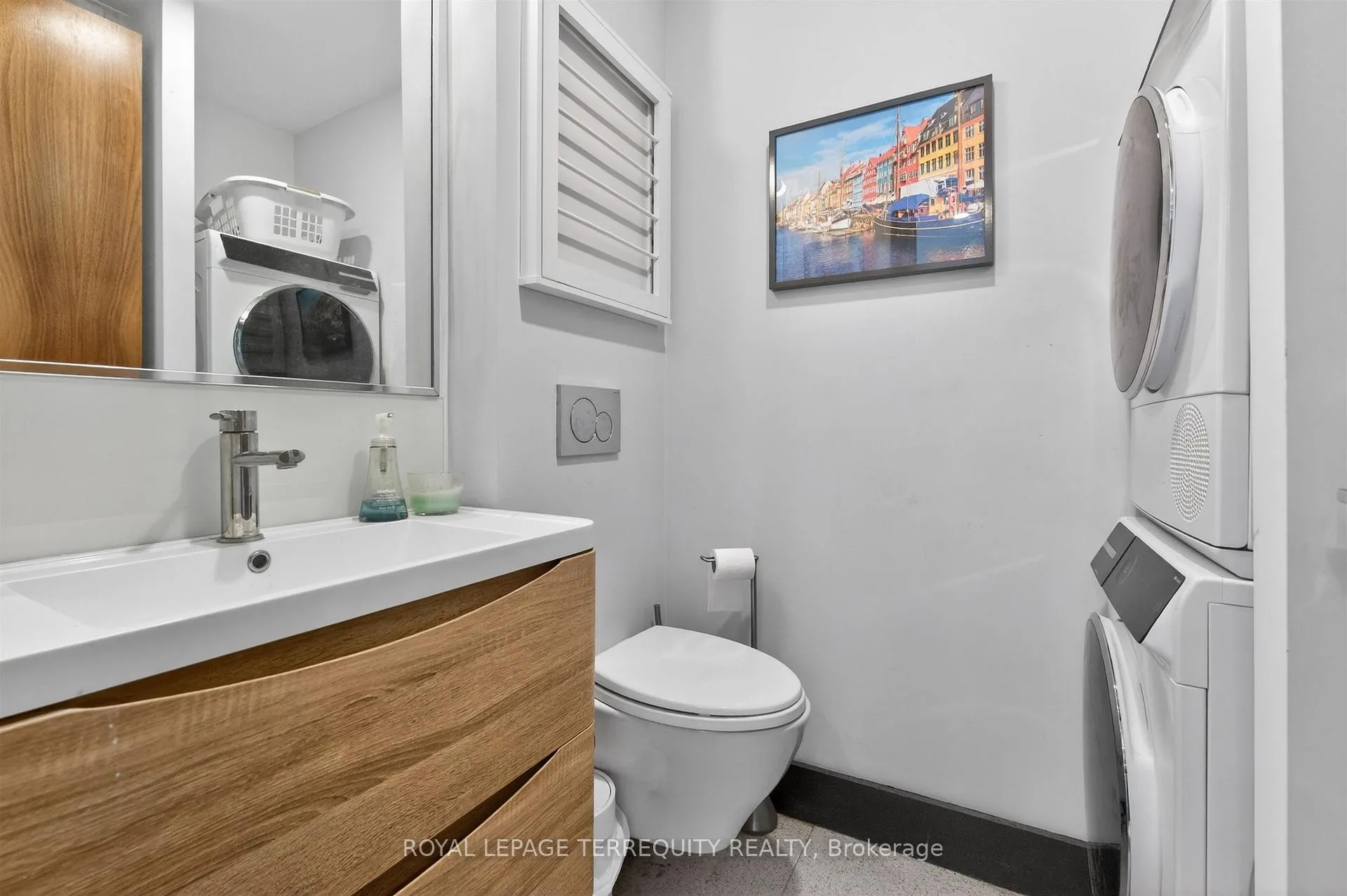 Photo 25 of Unit 2432, 33 Harbour Square, Toronto, Waterfront Communities — HOMEH