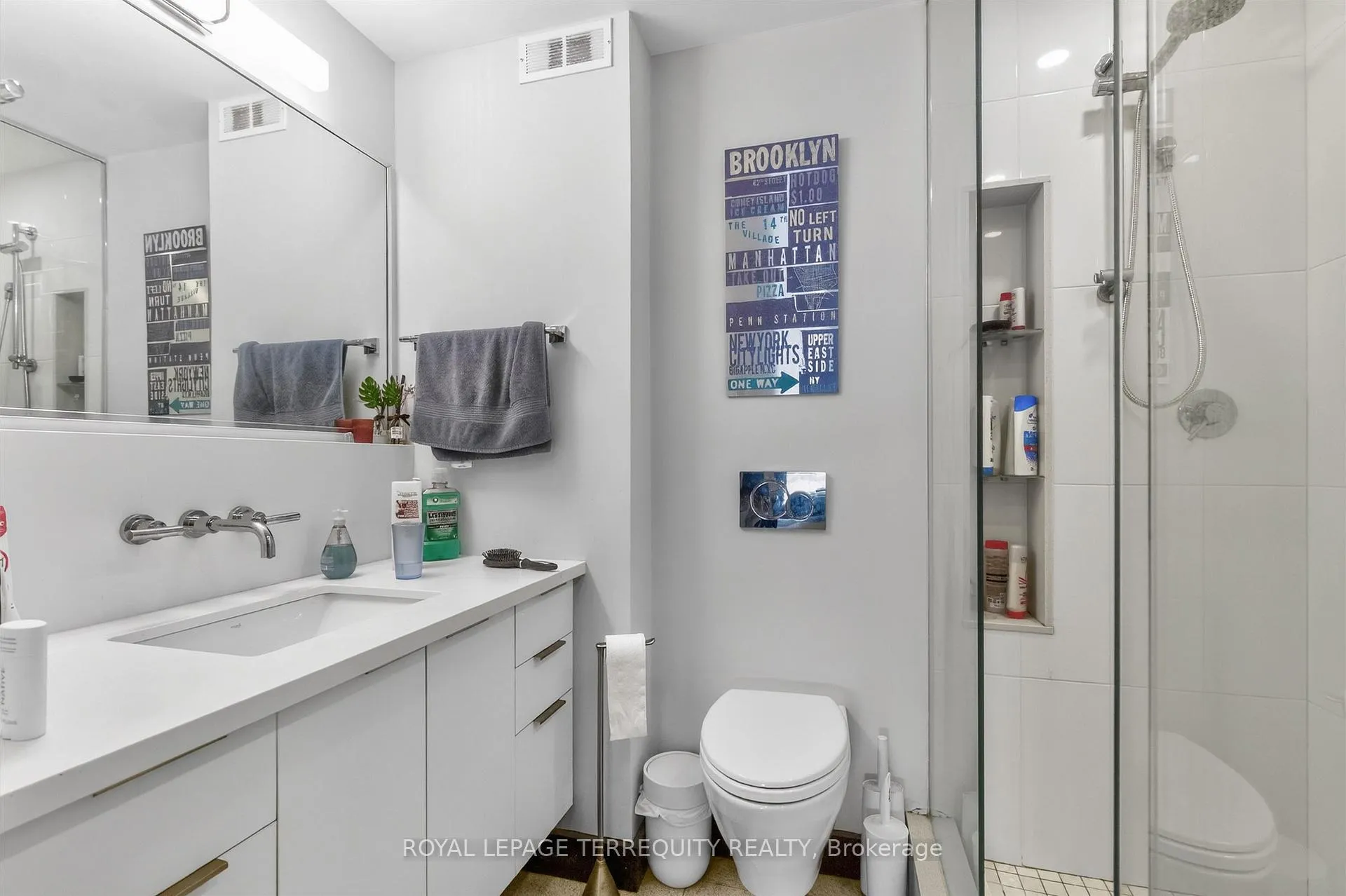 Photo 28 of Unit 2432, 33 Harbour Square, Toronto, Waterfront Communities — HOMEH