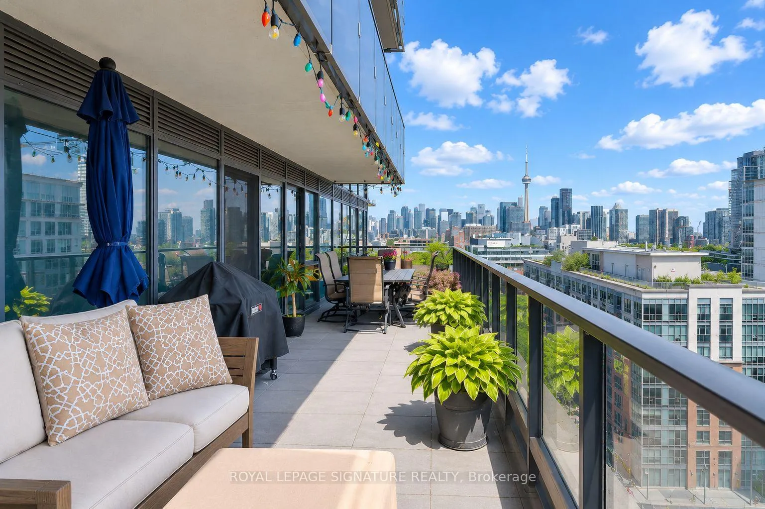 Front of Unit 1112, 1030 King Street W