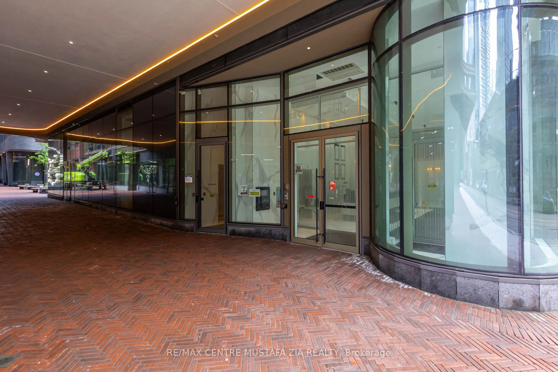 Photo 4 of Unit 4506, 88 Queen Street E, Toronto, Church-Yonge Corridor — HOMEH