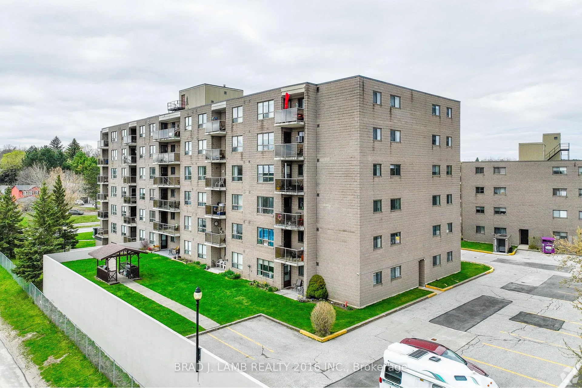 Front of Unit 604, 35 Bredin Parkway N