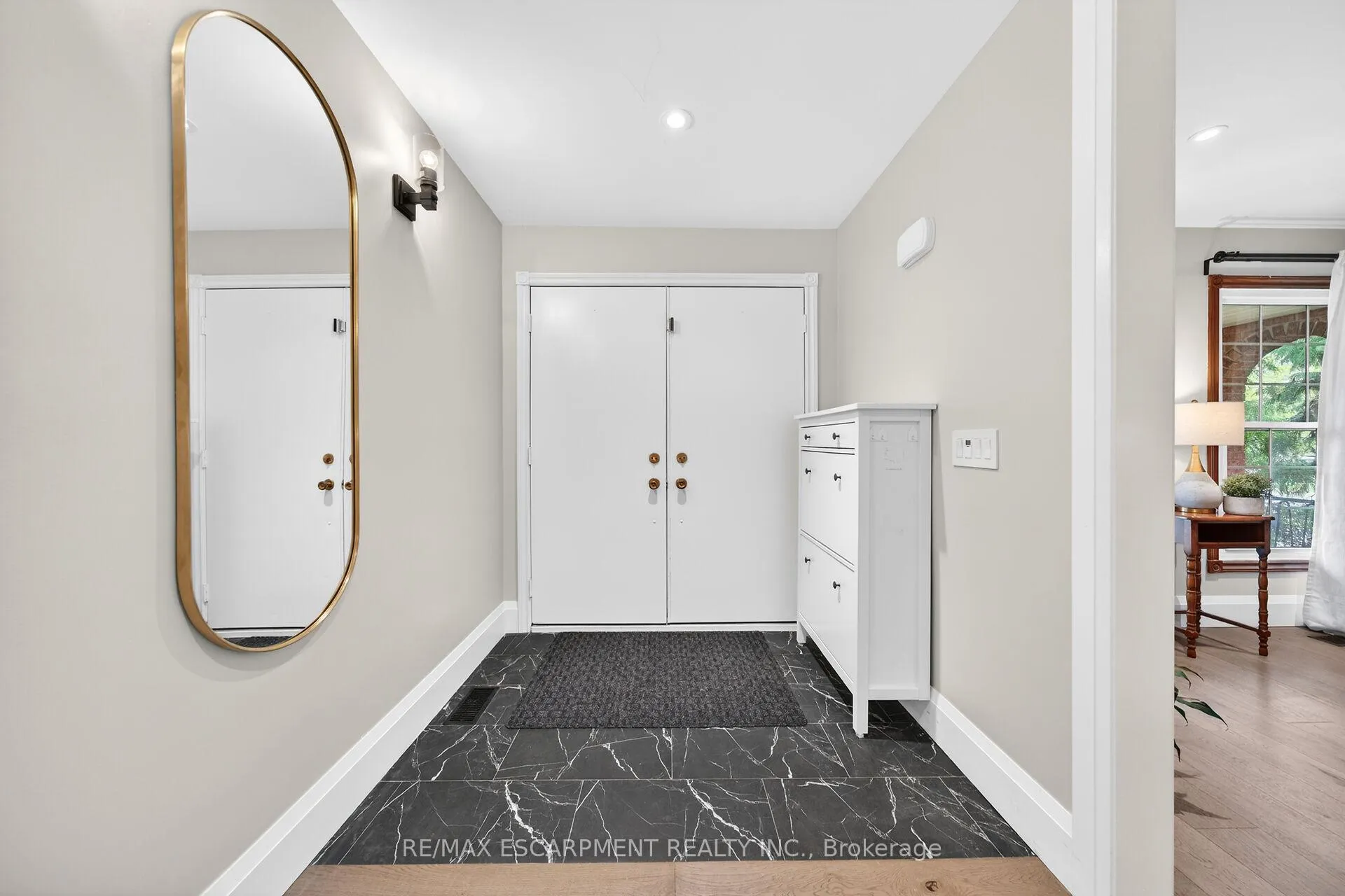 Photo 3 of 51 President Drive, Hamilton, Stoney Creek — HOMEH