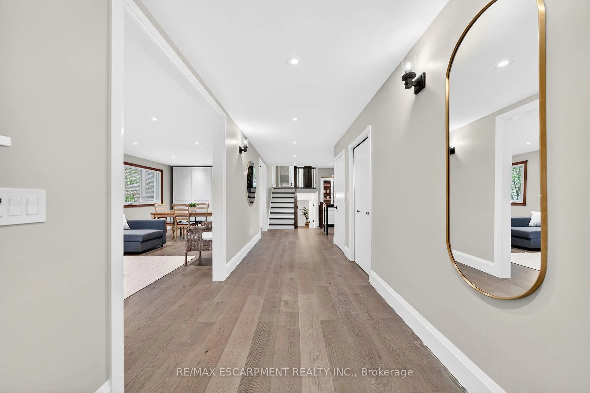 Photo 4 of 51 President Drive, Hamilton, Stoney Creek — HOMEH