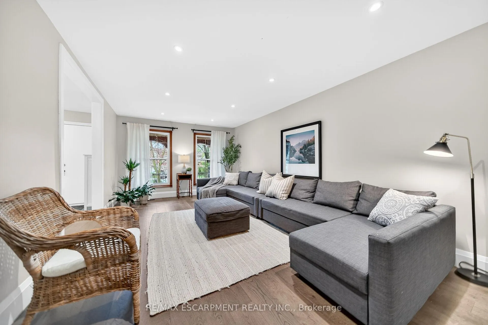 Photo 8 of 51 President Drive, Hamilton, Stoney Creek — HOMEH