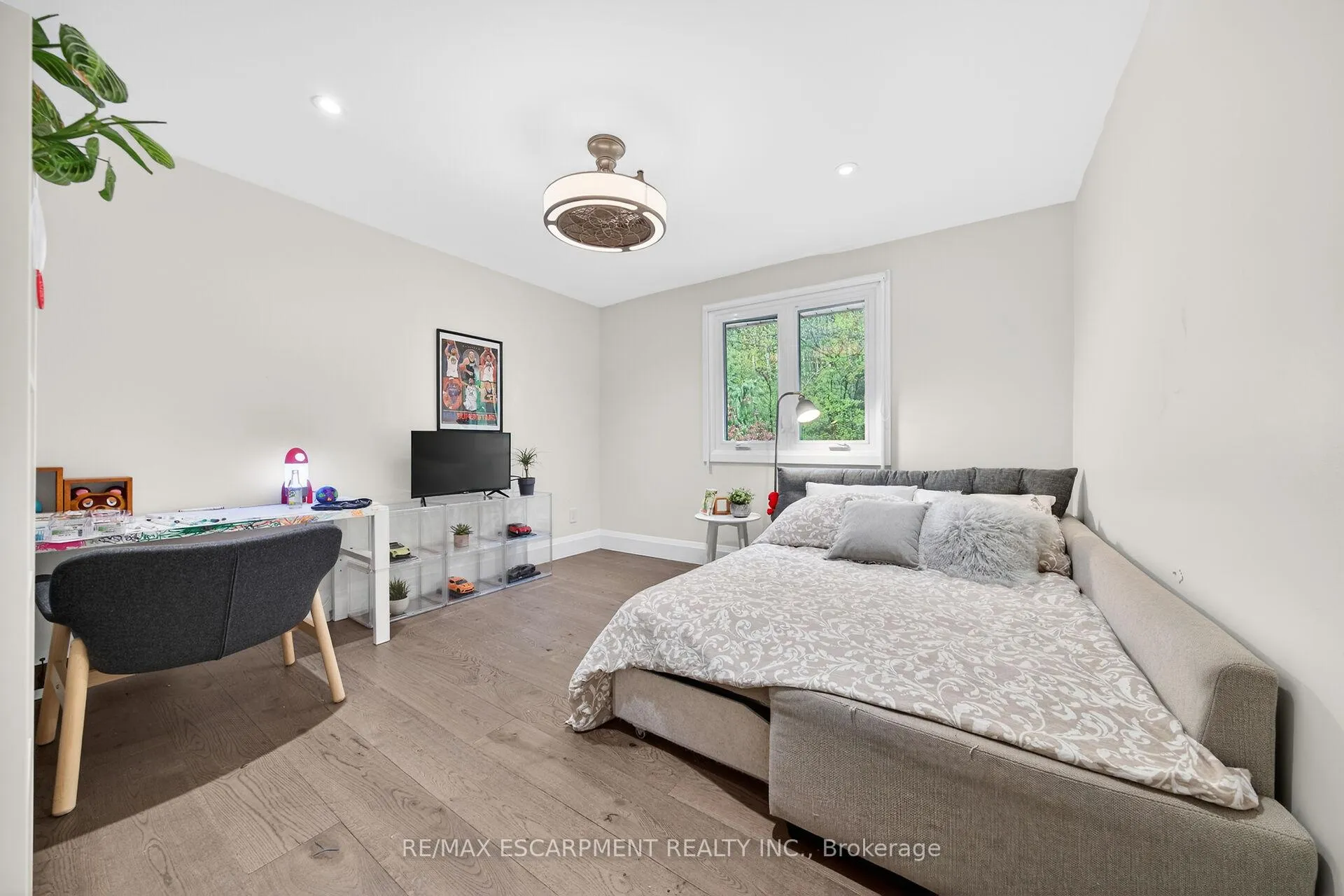 Photo 16 of 51 President Drive, Hamilton, Stoney Creek — HOMEH