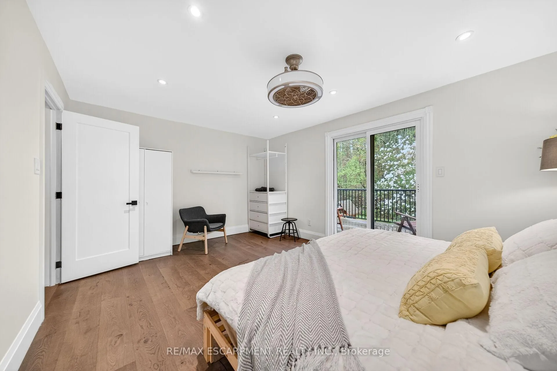 Photo 18 of 51 President Drive, Hamilton, Stoney Creek — HOMEH