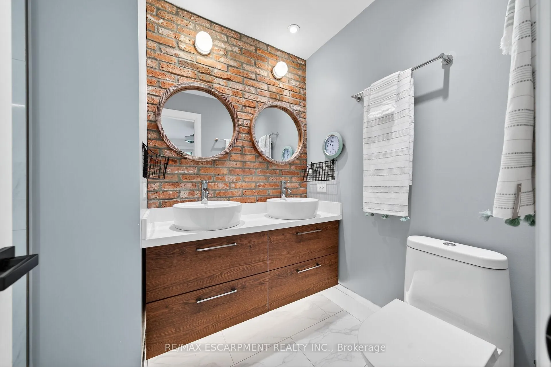 Photo 19 of 51 President Drive, Hamilton, Stoney Creek — HOMEH