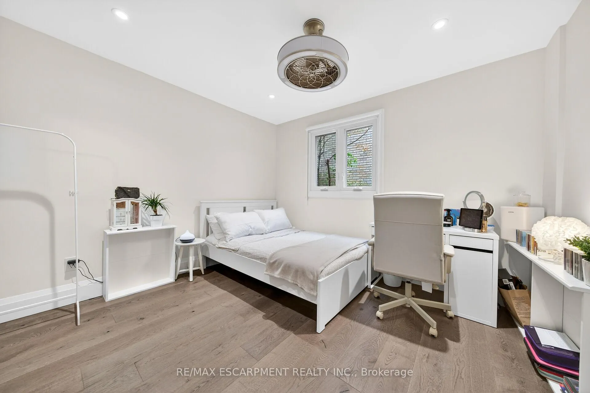Photo 24 of 51 President Drive, Hamilton, Stoney Creek — HOMEH