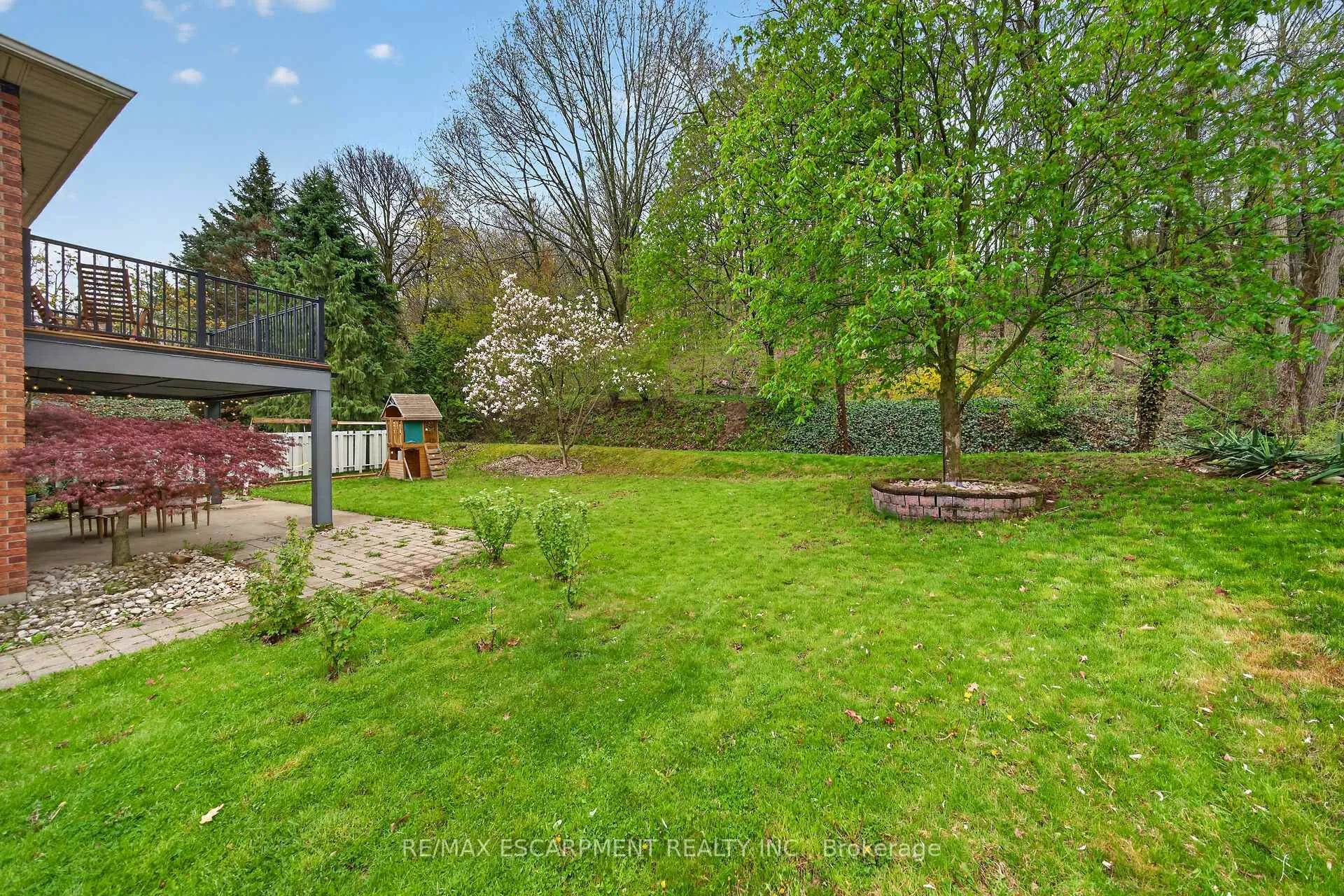 Photo 32 of 51 President Drive, Hamilton, Stoney Creek — HOMEH