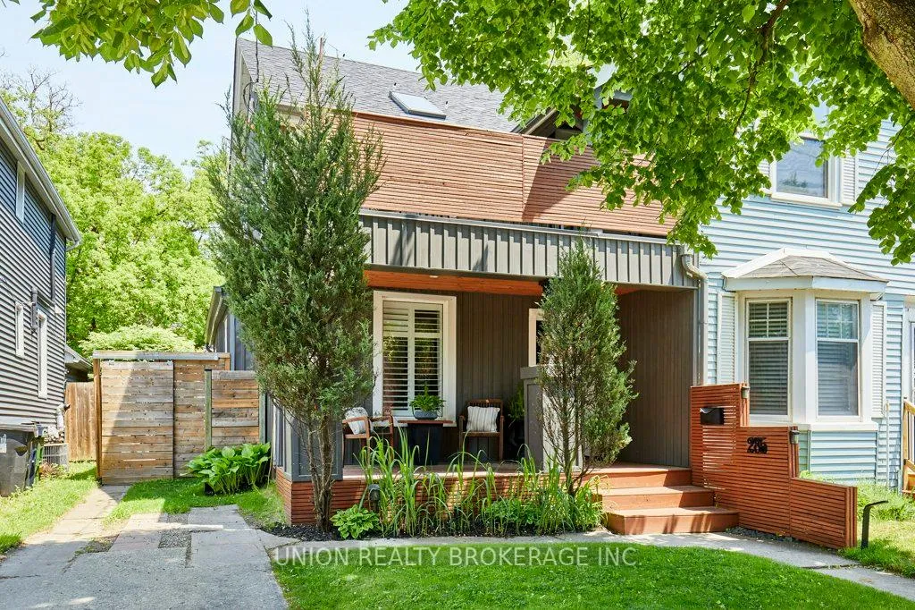 Front of 285 Woodbine Avenue