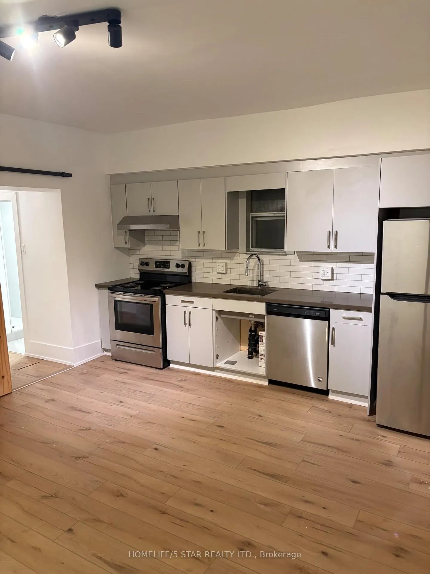 Photo 2 of 225 Grace Street, Toronto, Palmerston-Little Italy — HOMEH