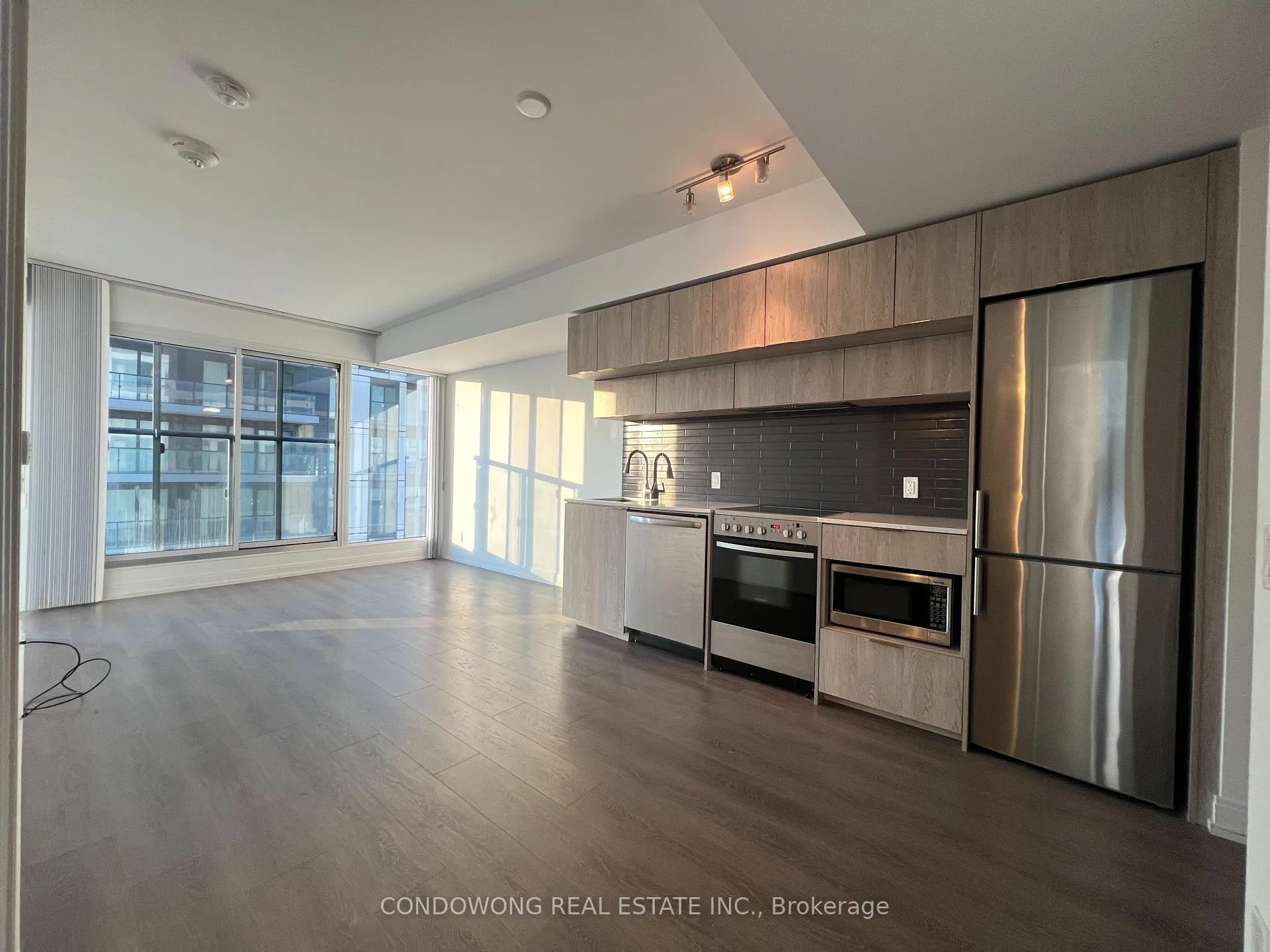 Front of Unit 4811, 181 Dundas Street E
