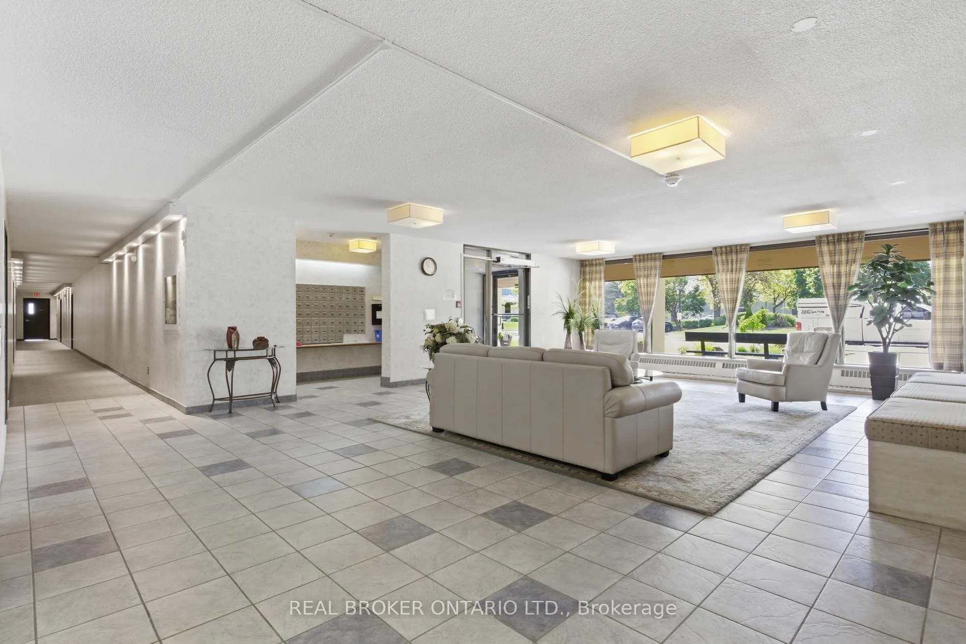 Photo 6 of Unit 402, 65 Westmount Road N, Waterloo — HOMEH