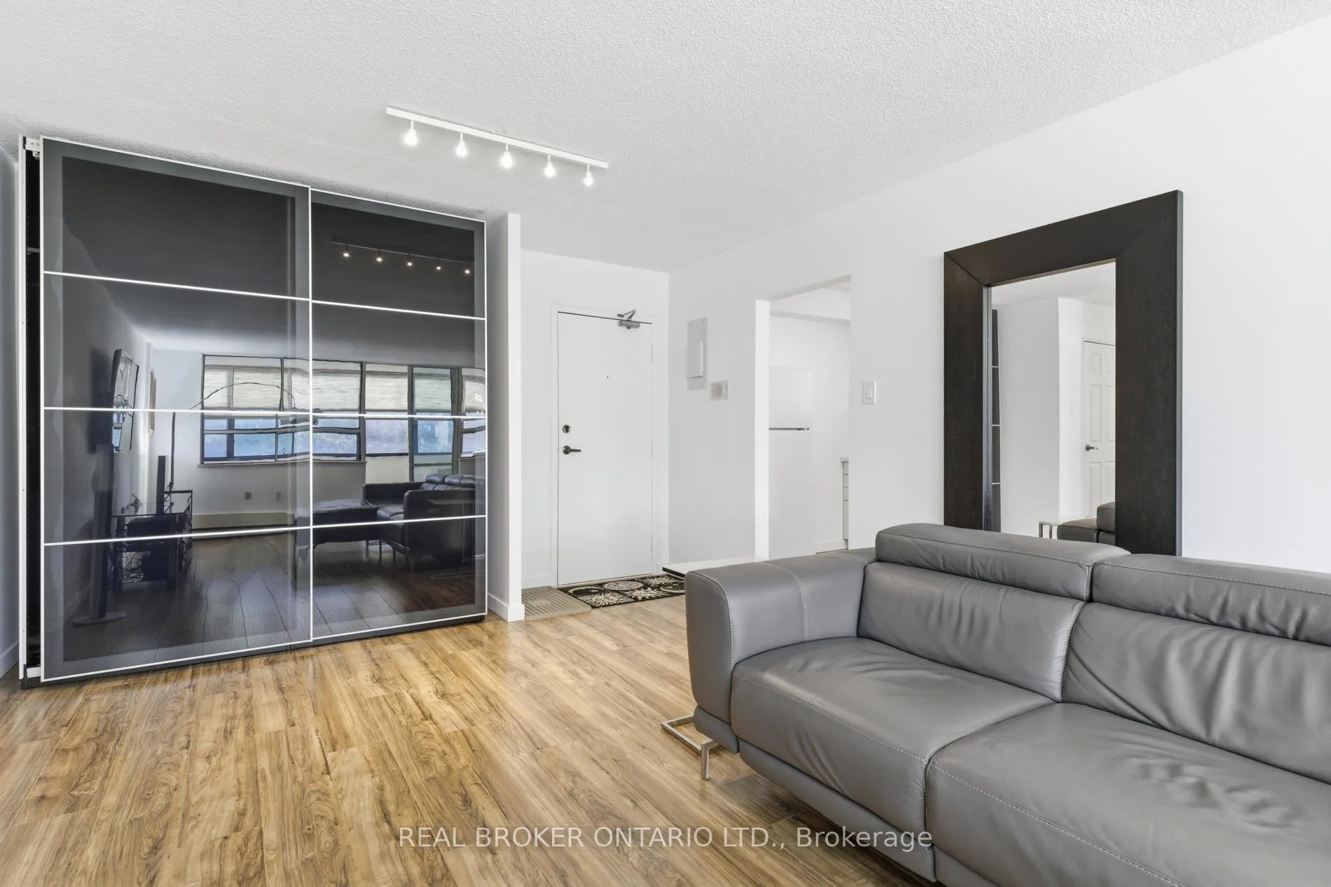 Photo 13 of Unit 402, 65 Westmount Road N, Waterloo — HOMEH