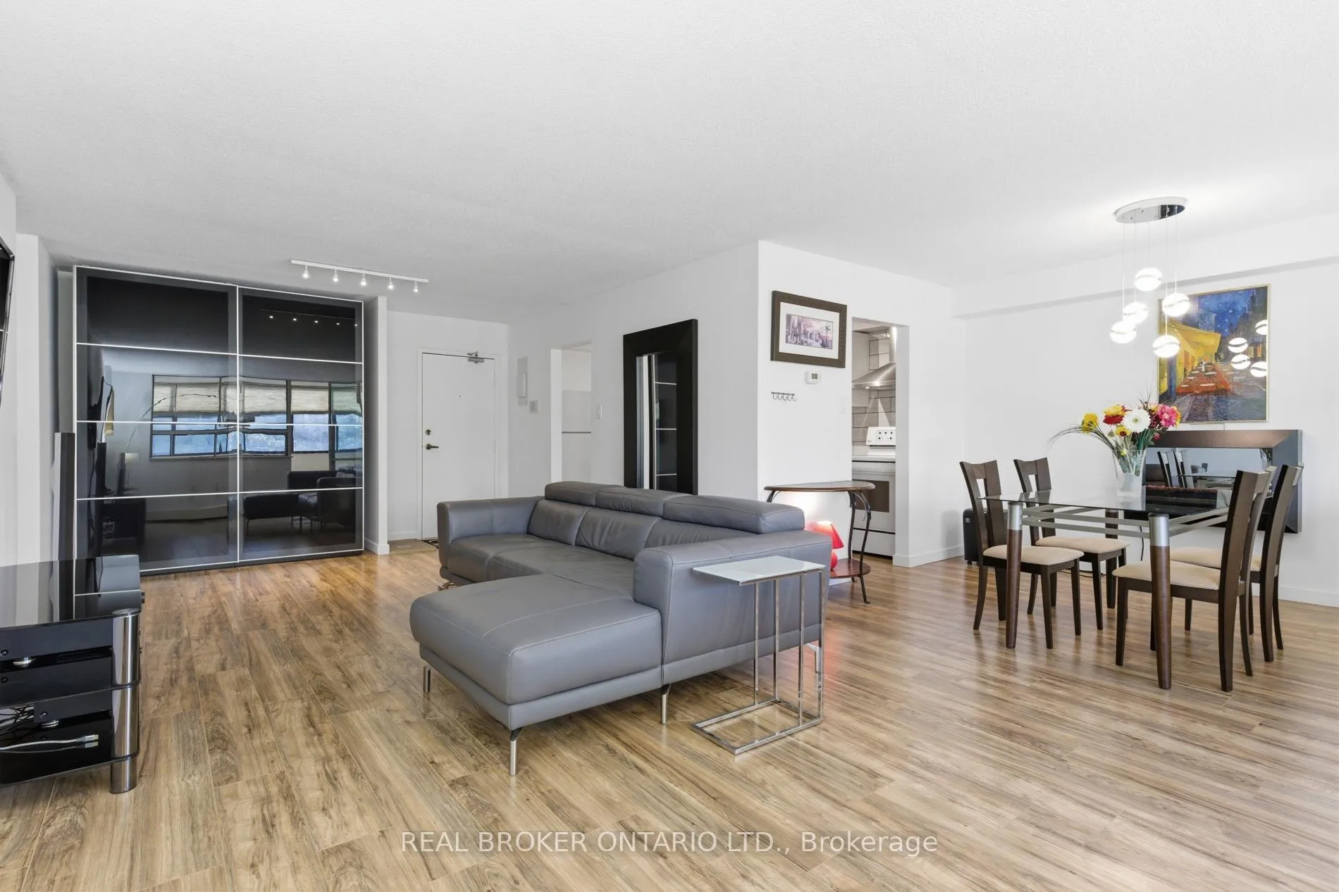 Photo 14 of Unit 402, 65 Westmount Road N, Waterloo — HOMEH