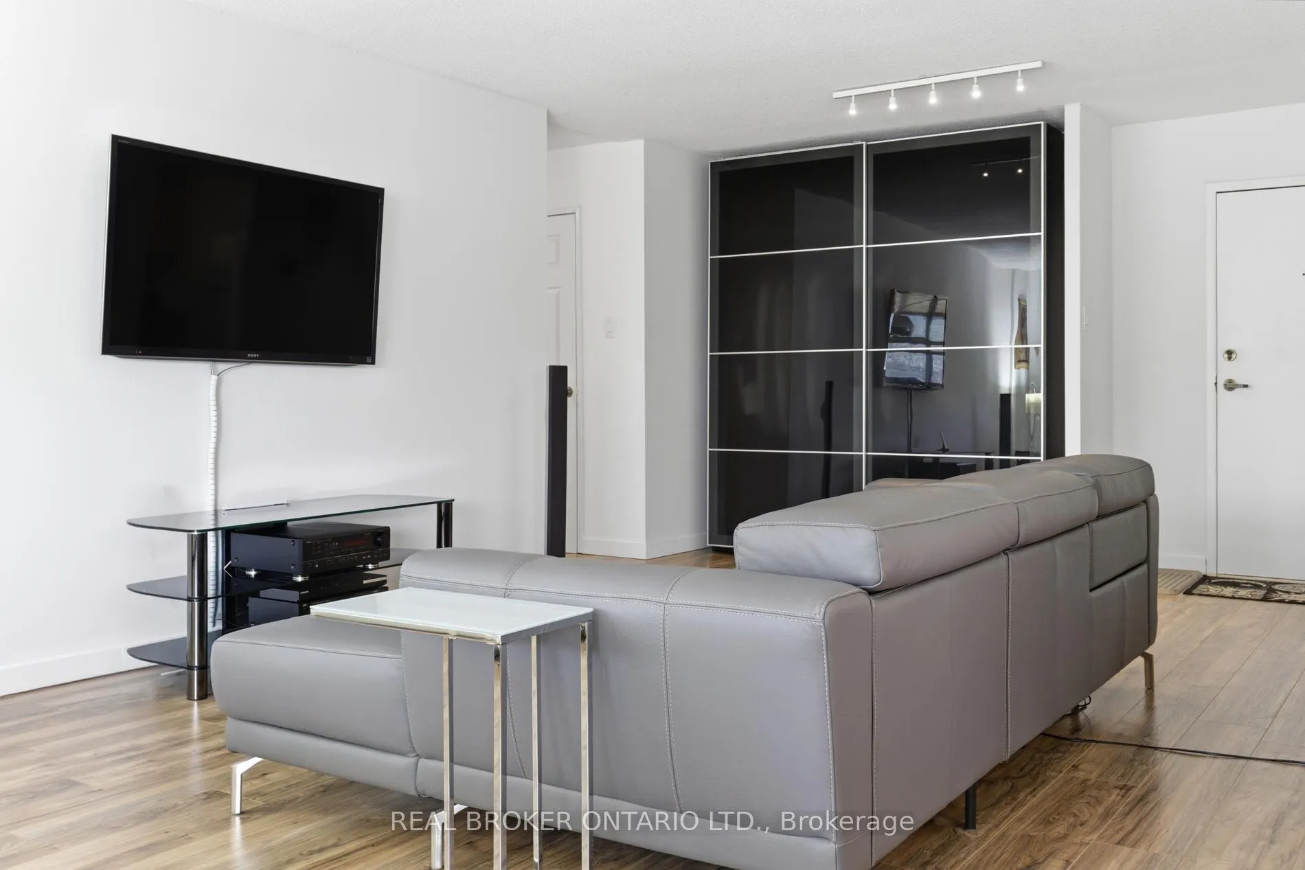 Photo 15 of Unit 402, 65 Westmount Road N, Waterloo — HOMEH