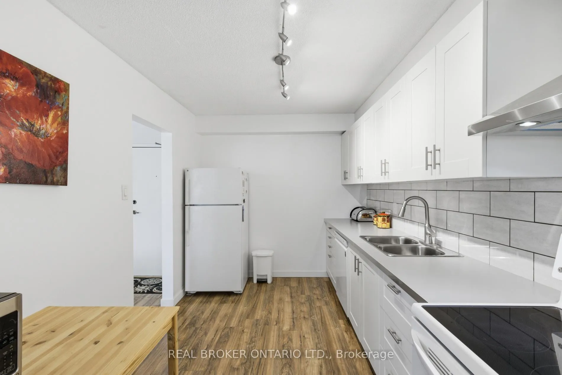 Photo 16 of Unit 402, 65 Westmount Road N, Waterloo — HOMEH