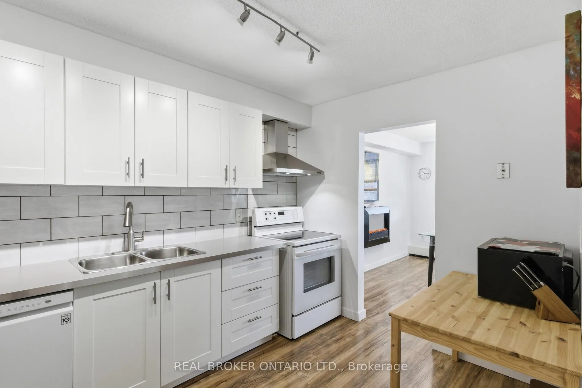 Photo 17 of Unit 402, 65 Westmount Road N, Waterloo — HOMEH