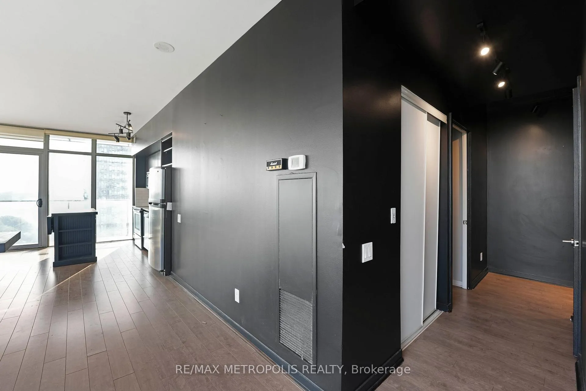 Photo 5 of Unit 1414, 103 The Queensway Avenue, Toronto, High Park-Swansea — HOMEH