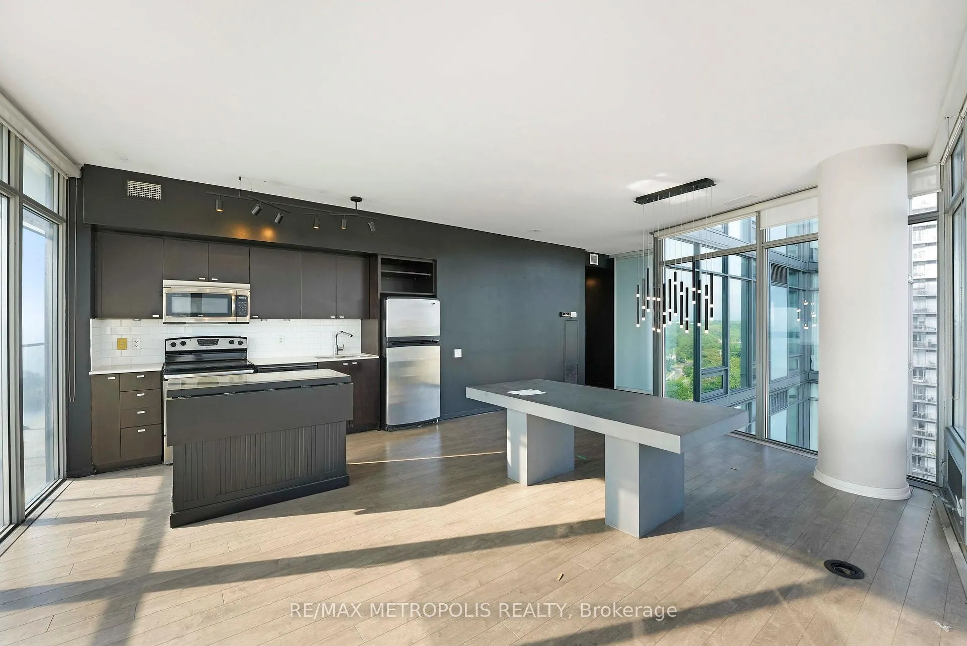 Photo 12 of Unit 1414, 103 The Queensway Avenue, Toronto, High Park-Swansea — HOMEH