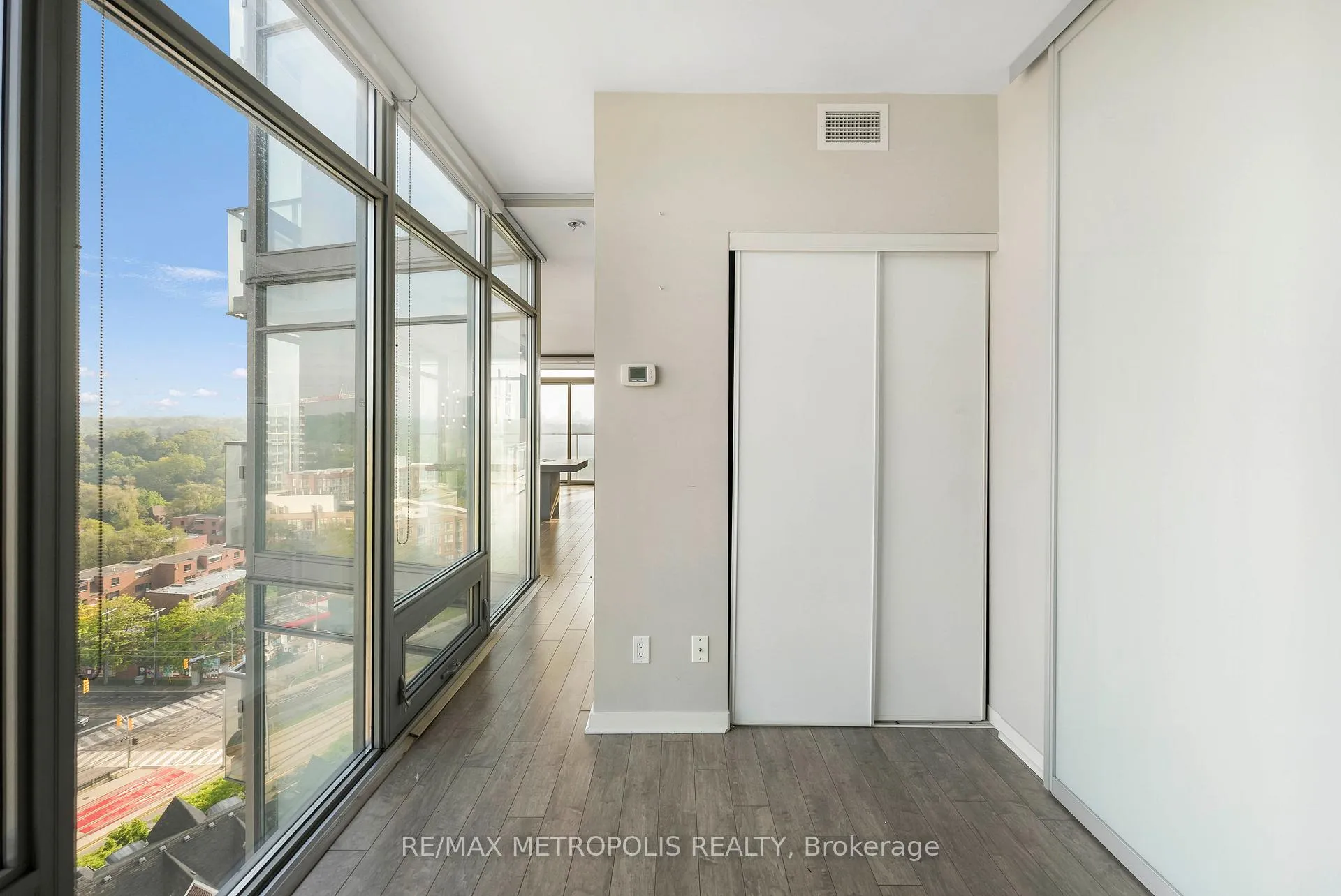 Photo 13 of Unit 1414, 103 The Queensway Avenue, Toronto, High Park-Swansea — HOMEH