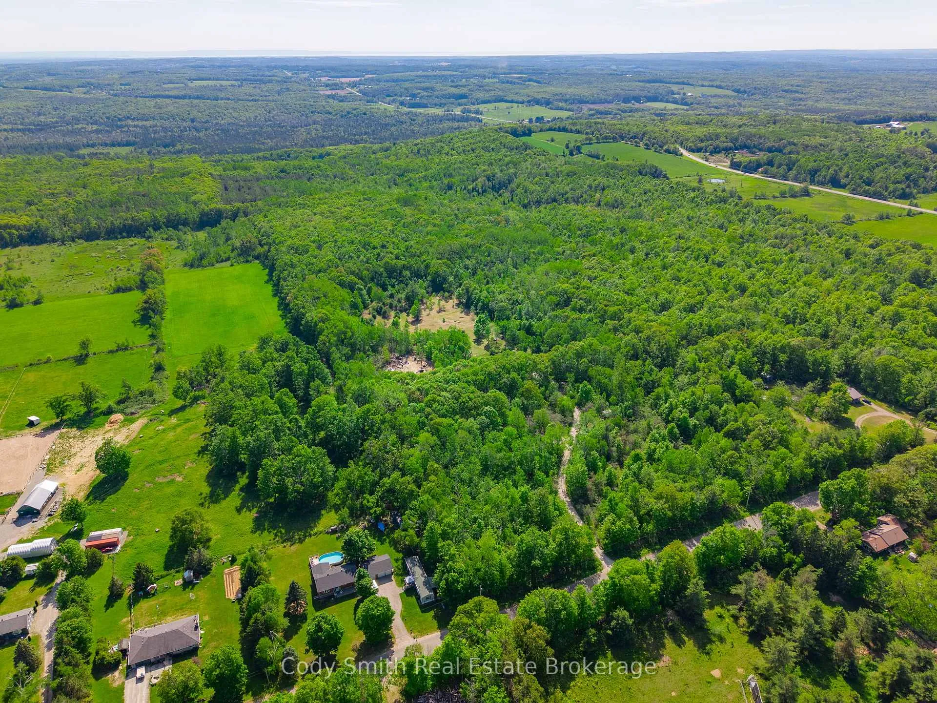 Photo 2 of 6308 9 North Line, Oro-Medonte, Rural Oro-Medonte — HOMEH