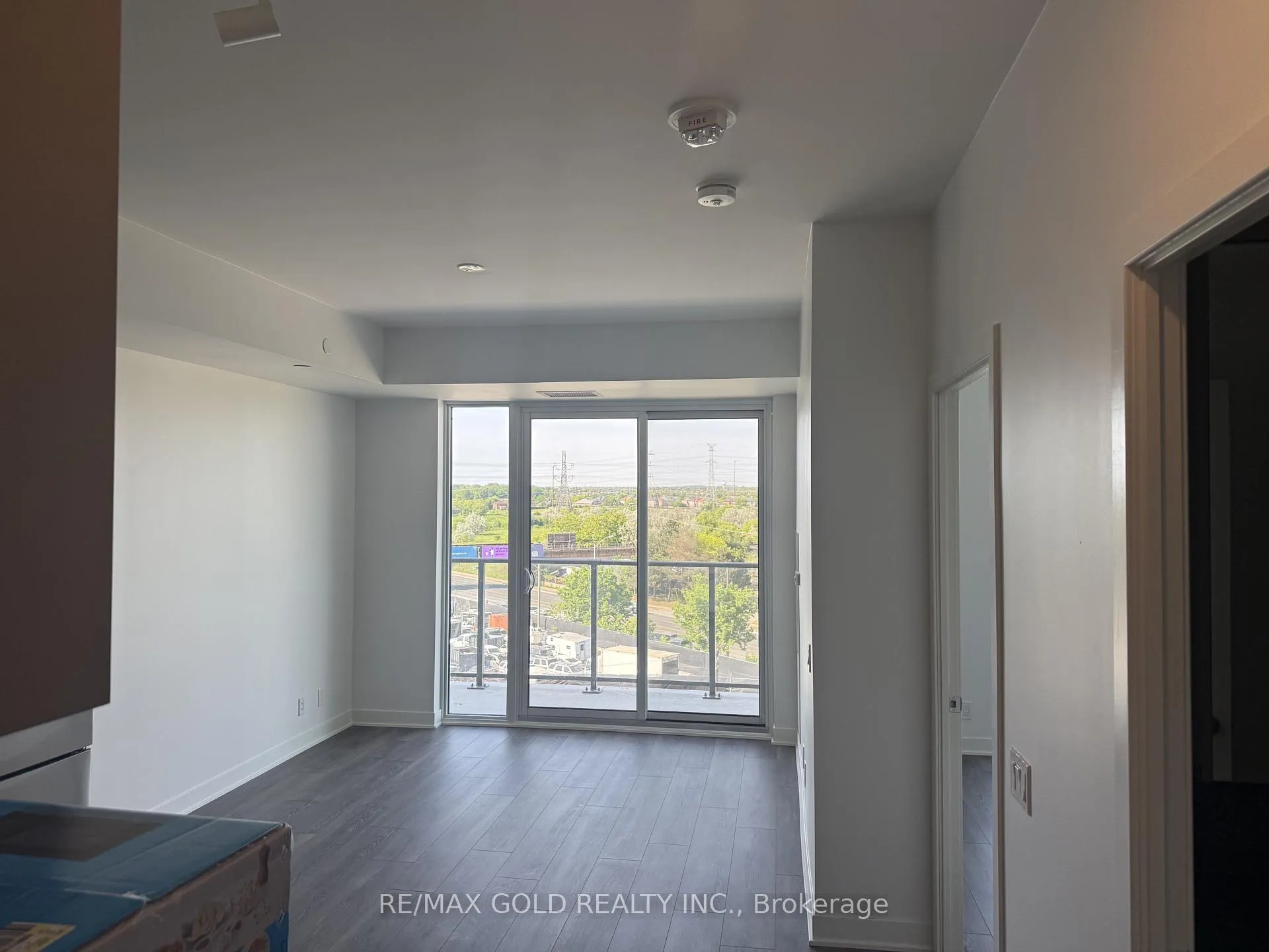Photo 7 of Unit 610, 10 Flavelle Trail, Vaughan, Steeles West Industrial — HOMEH