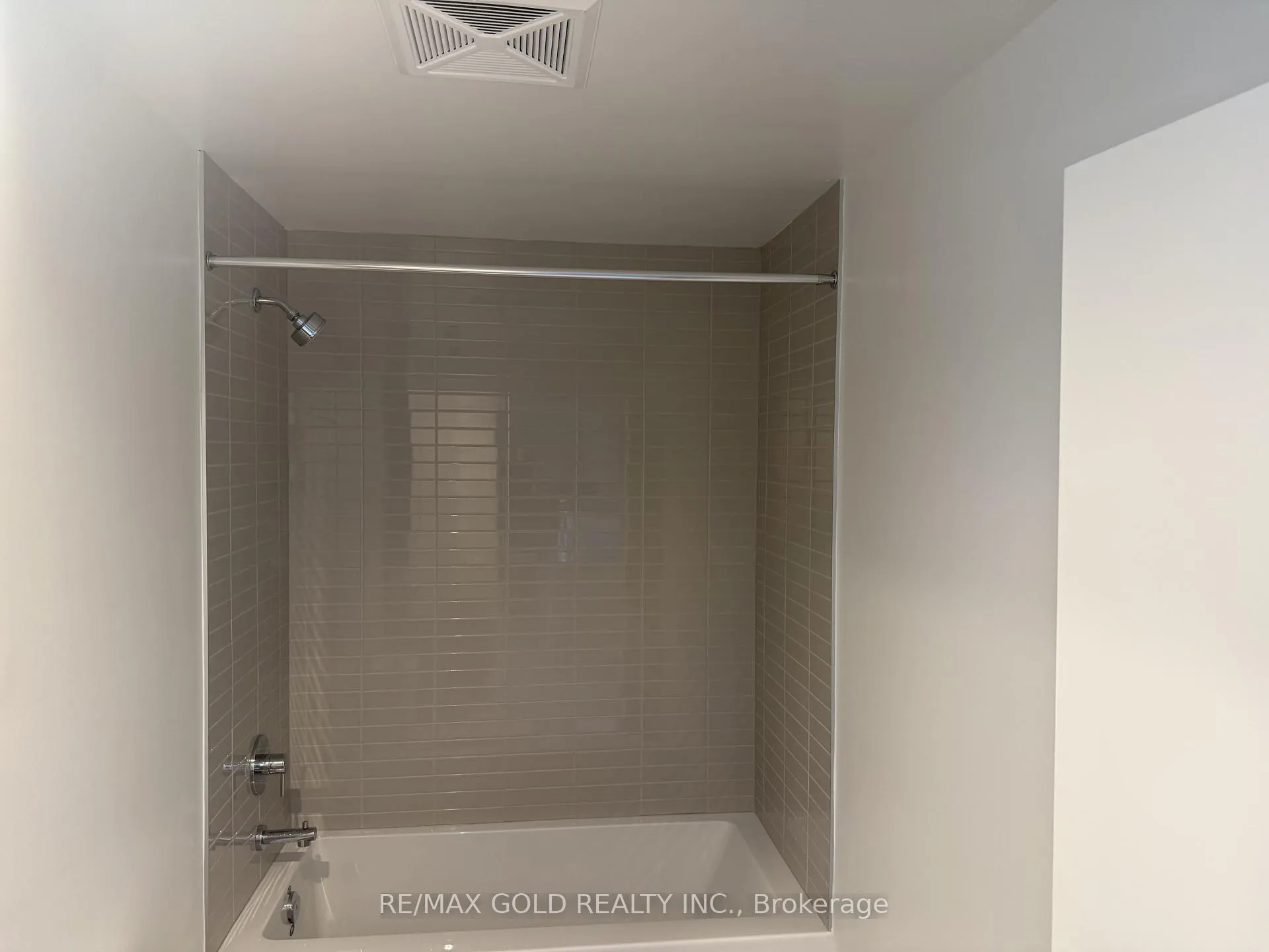 Photo 10 of Unit 610, 10 Flavelle Trail, Vaughan, Steeles West Industrial — HOMEH