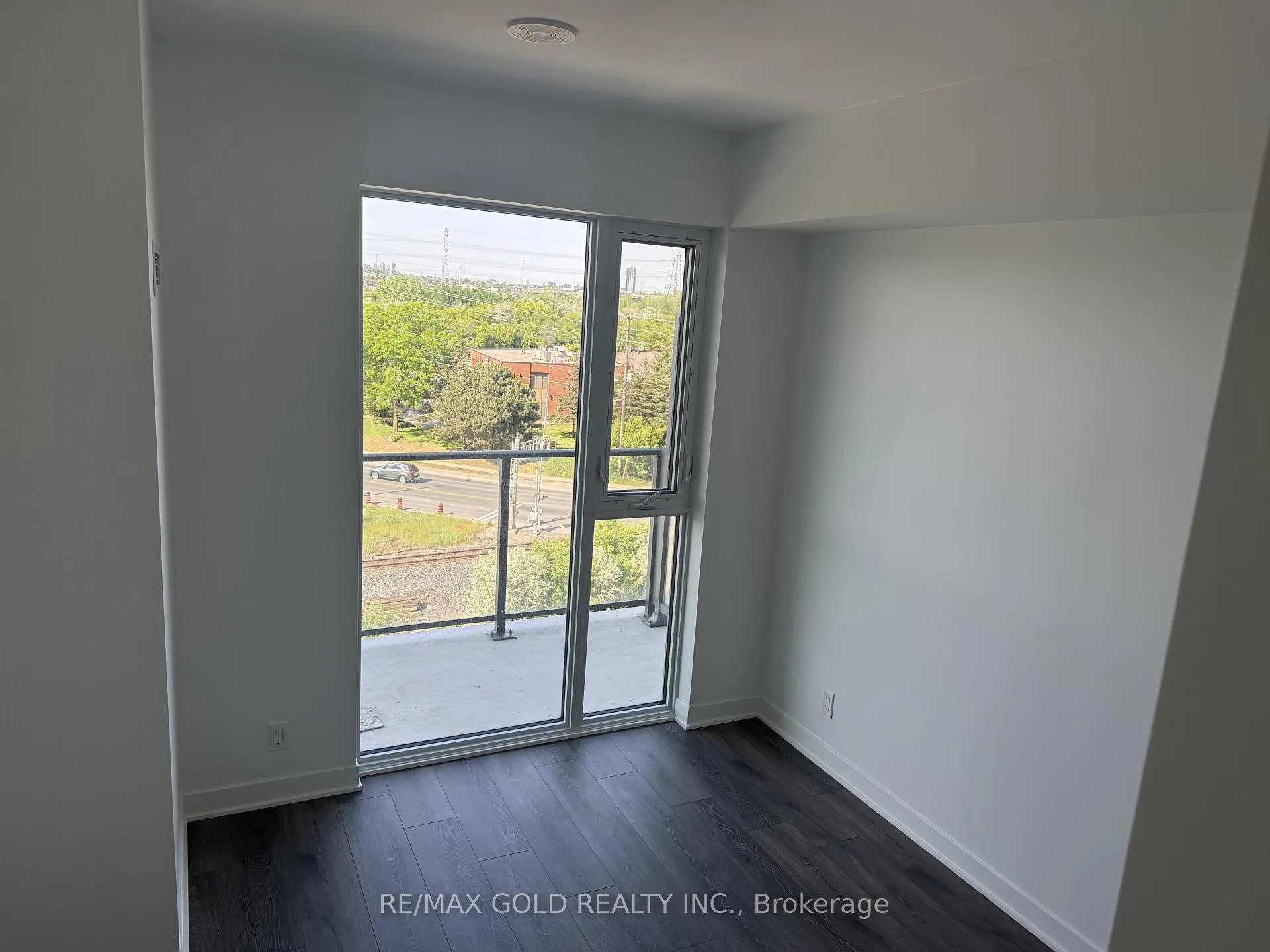 Photo 12 of Unit 610, 10 Flavelle Trail, Vaughan, Steeles West Industrial — HOMEH