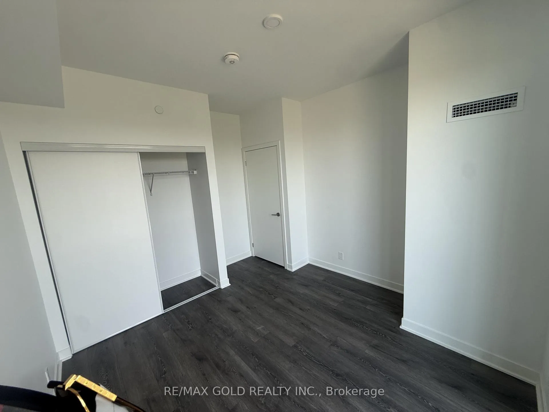 Photo 13 of Unit 610, 10 Flavelle Trail, Vaughan, Steeles West Industrial — HOMEH