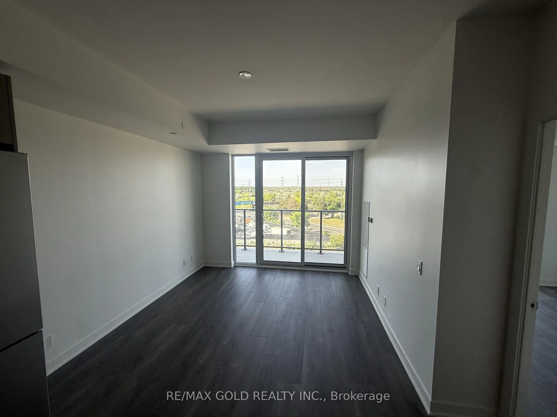 Photo 15 of Unit 610, 10 Flavelle Trail, Vaughan, Steeles West Industrial — HOMEH