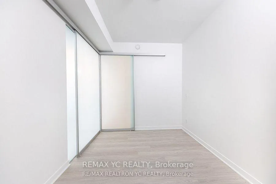 Photo 5 of Unit 805, 185 Alberta Avenue, Toronto, Oakwood Village — HOMEH