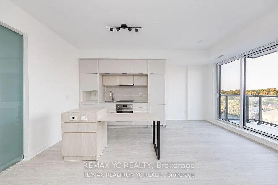 Photo 7 of Unit 805, 185 Alberta Avenue, Toronto, Oakwood Village — HOMEH