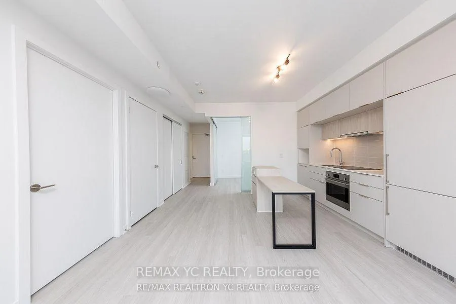 Photo 8 of Unit 805, 185 Alberta Avenue, Toronto, Oakwood Village — HOMEH