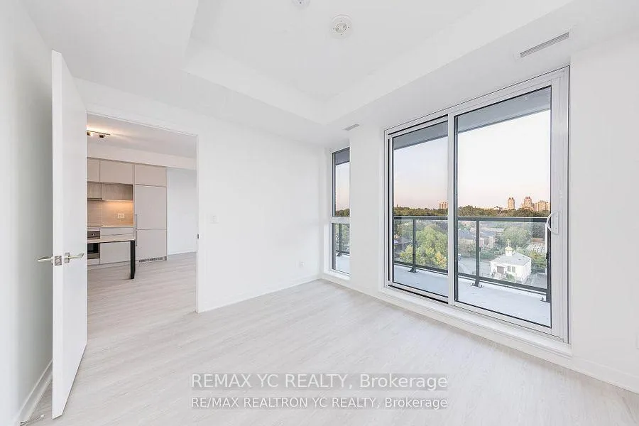 Photo 12 of Unit 805, 185 Alberta Avenue, Toronto, Oakwood Village — HOMEH