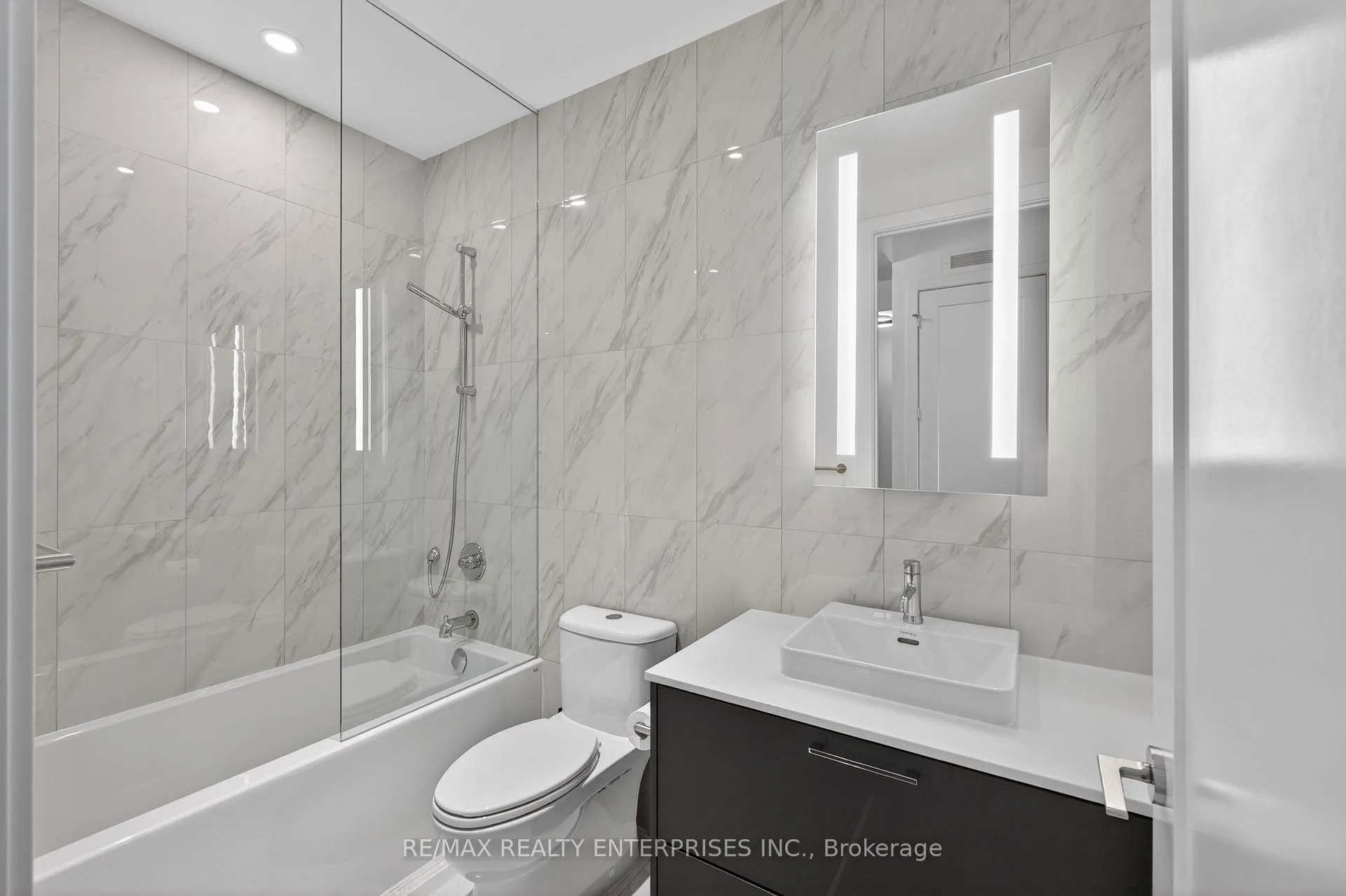Photo 7 of Unit 2306, 470 Front Street W, Toronto, Waterfront Communities — HOMEH