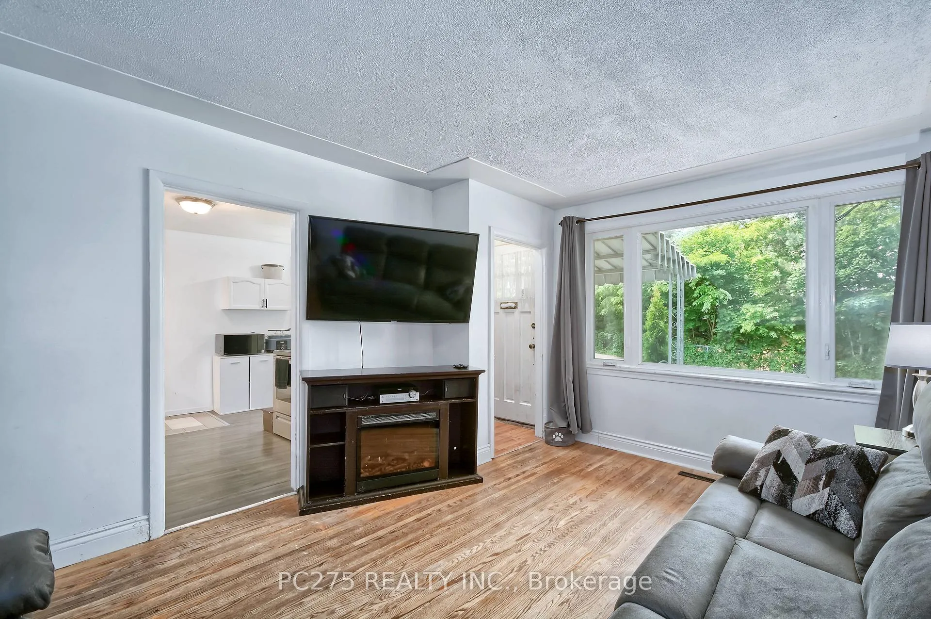 Photo 6 of 204 Taylor Street, London, East C — HOMEH